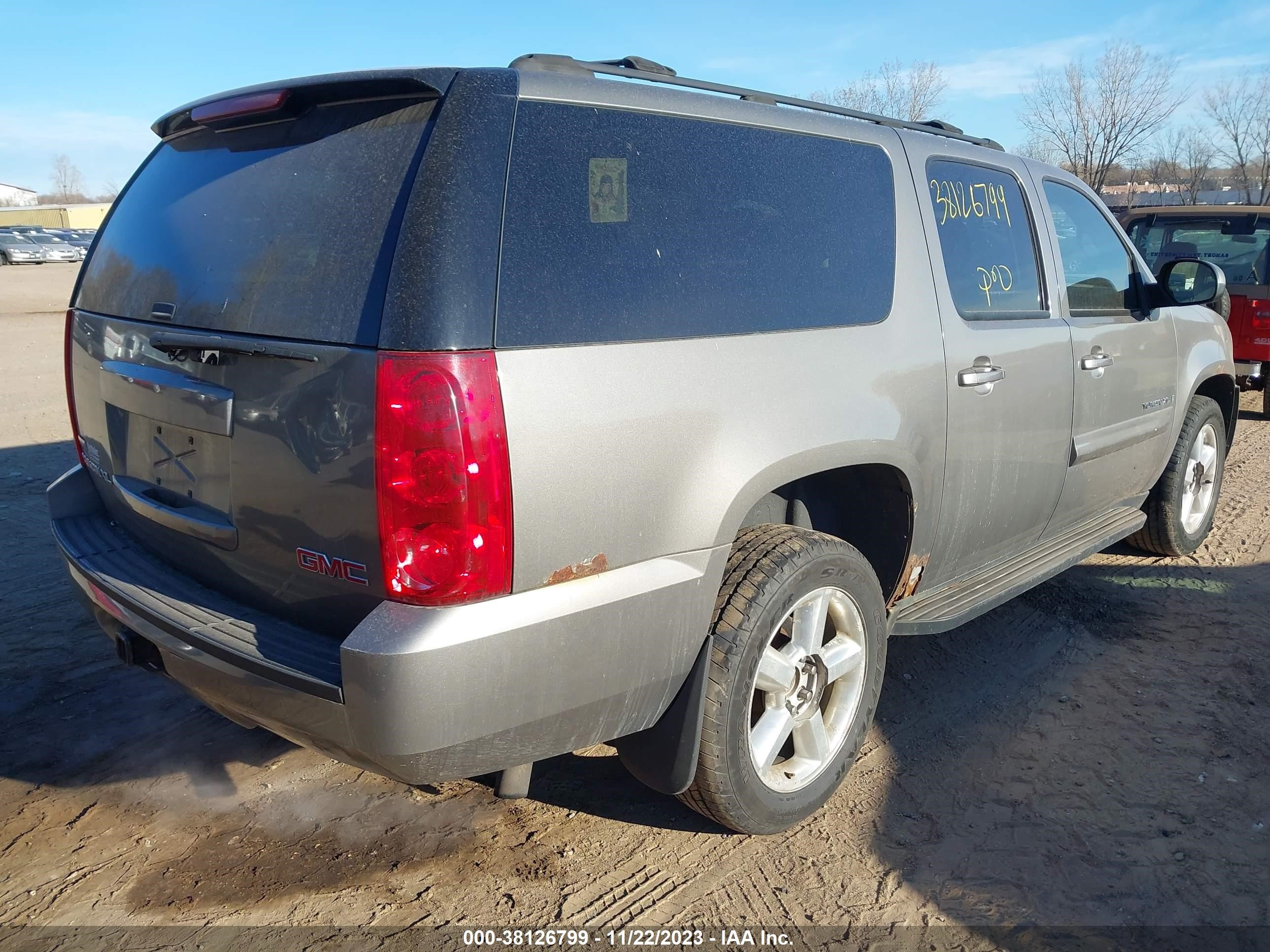 Photo 3 VIN: 1GKFK16357J252119 - GMC YUKON 