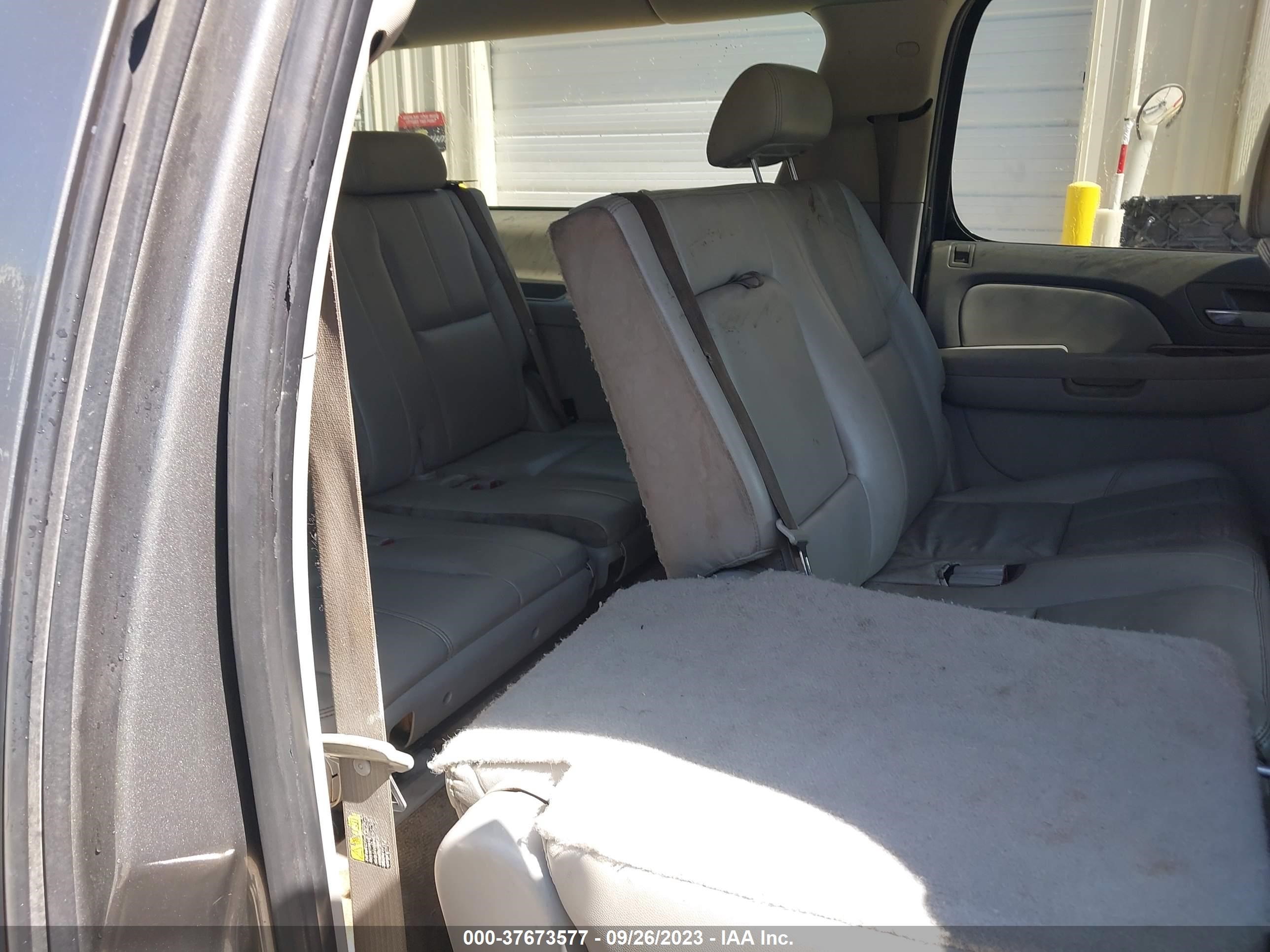 Photo 7 VIN: 1GKFK16367J211000 - GMC YUKON 