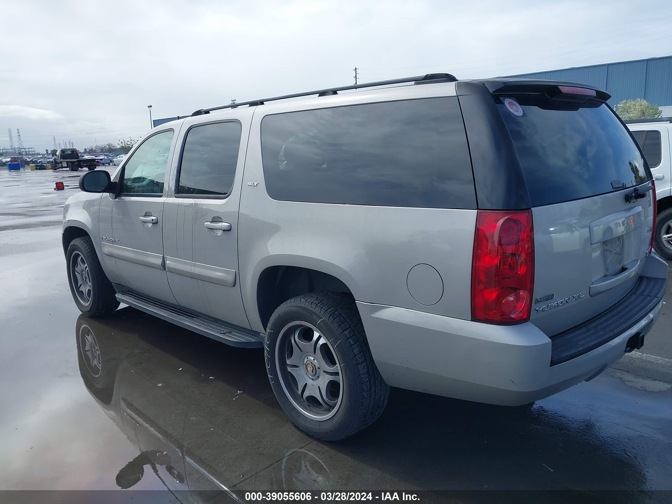 Photo 2 VIN: 1GKFK16367J263615 - GMC NULL 