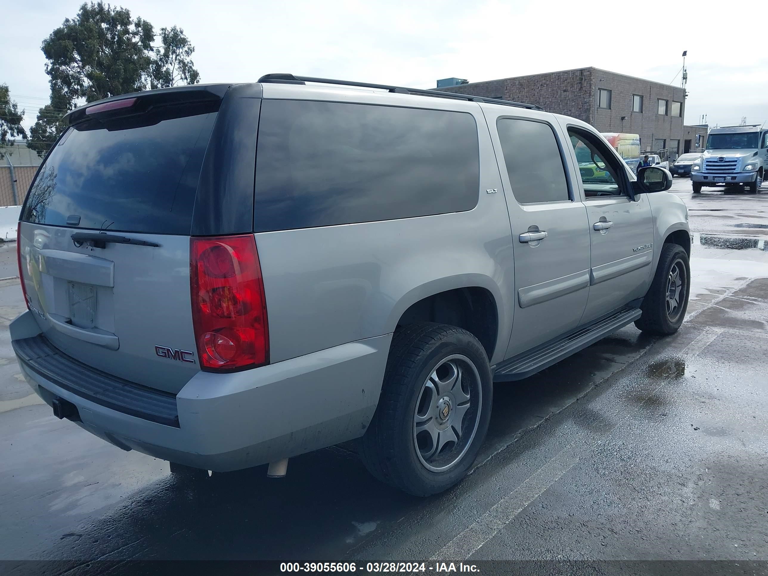 Photo 3 VIN: 1GKFK16367J263615 - GMC NULL 