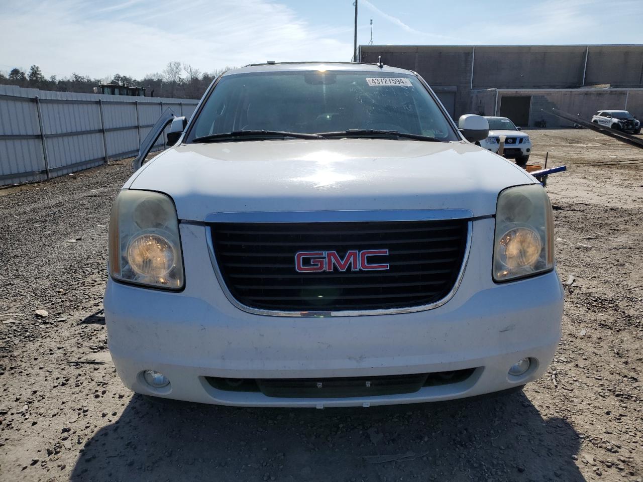 Photo 4 VIN: 1GKFK16377J284585 - GMC YUKON 