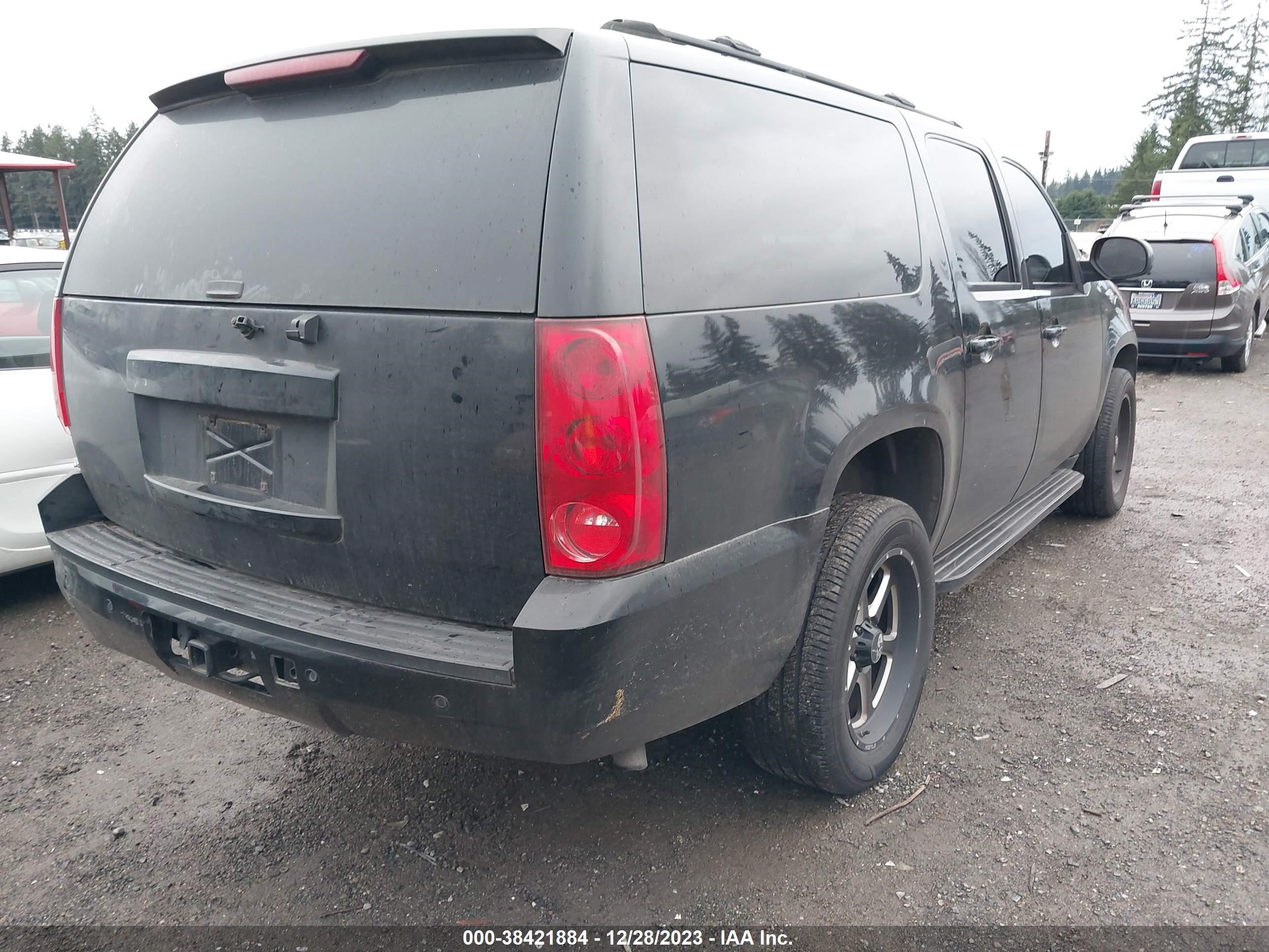 Photo 3 VIN: 1GKFK16377R204168 - GMC YUKON 