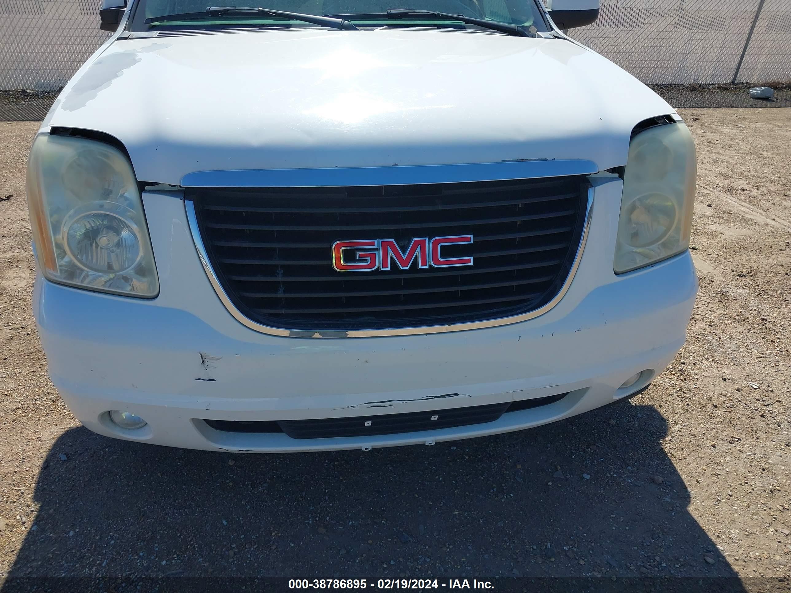 Photo 5 VIN: 1GKFK16387J163080 - GMC NULL 