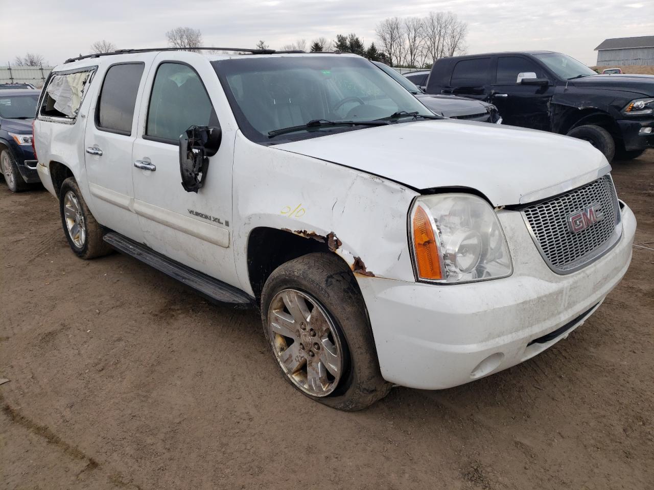 Photo 3 VIN: 1GKFK16388J193956 - GMC YUKON 