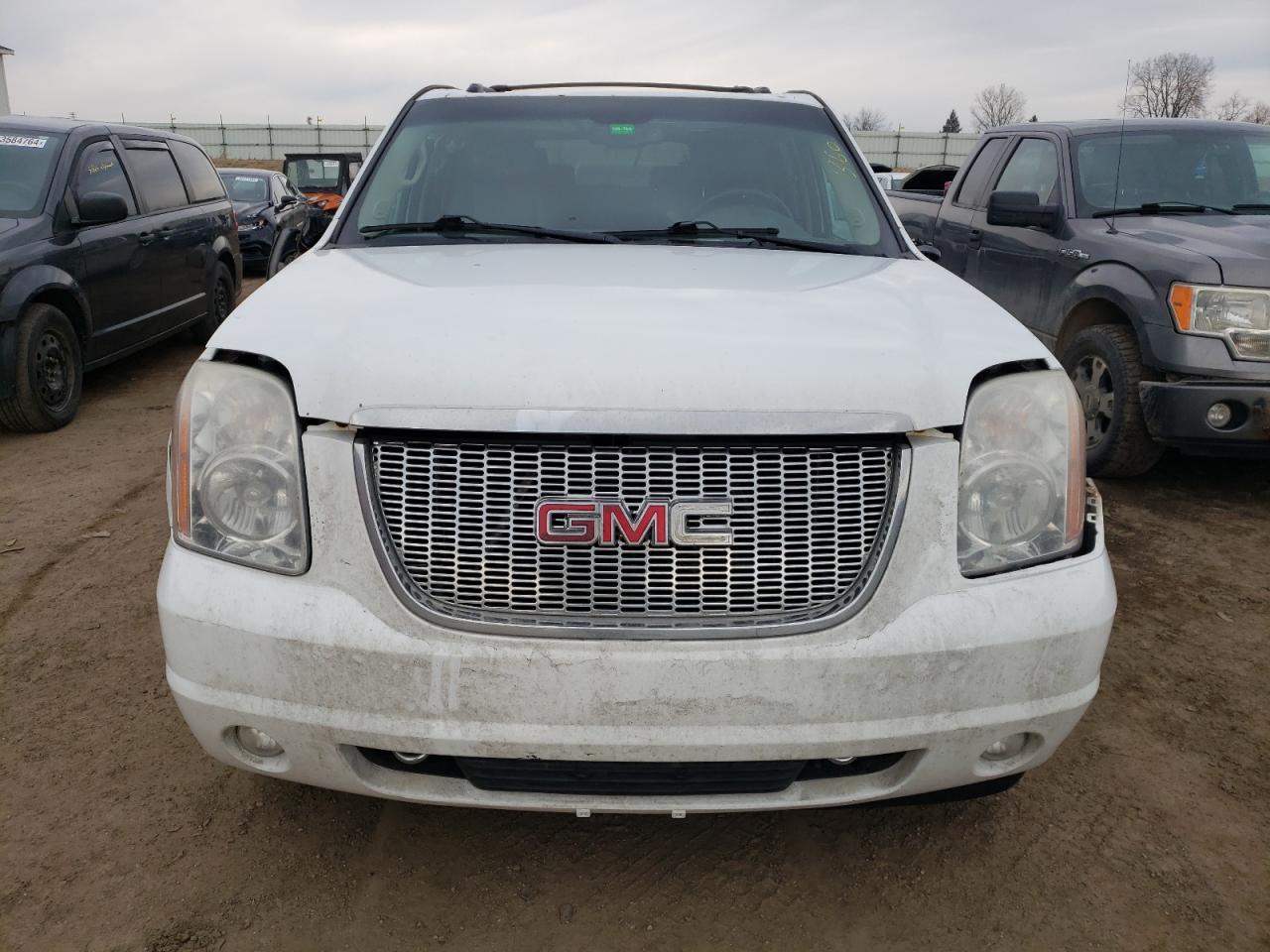 Photo 4 VIN: 1GKFK16388J193956 - GMC YUKON 