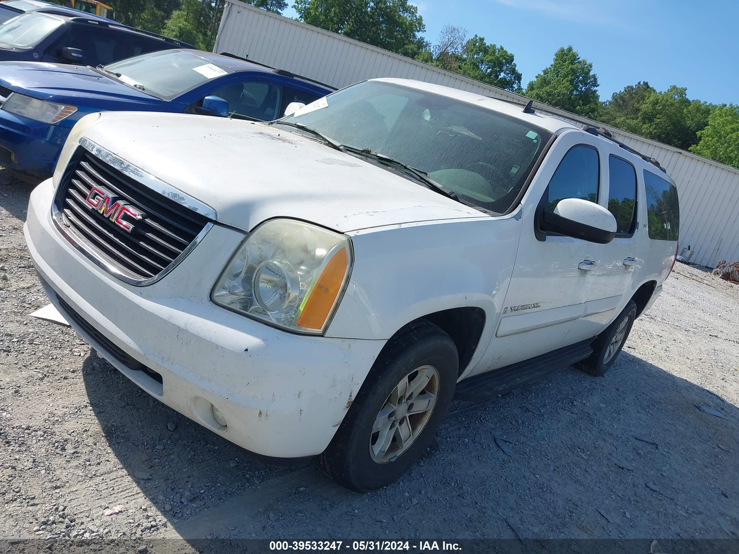 Photo 1 VIN: 1GKFK163X7J306854 - GMC NULL 