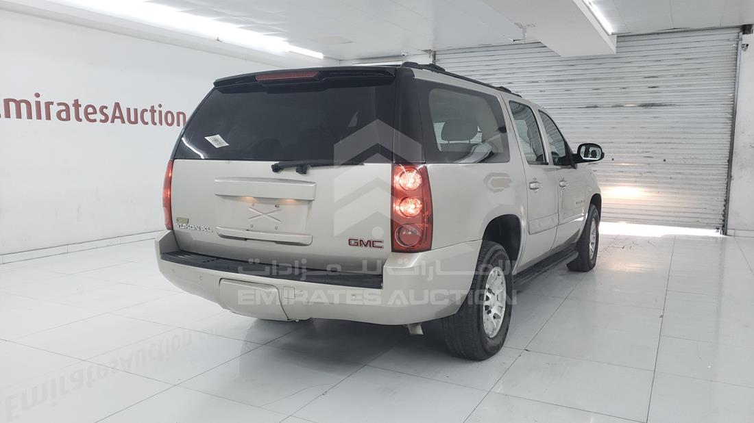 Photo 7 VIN: 1GKFK163X8J178097 - GMC YUKON 