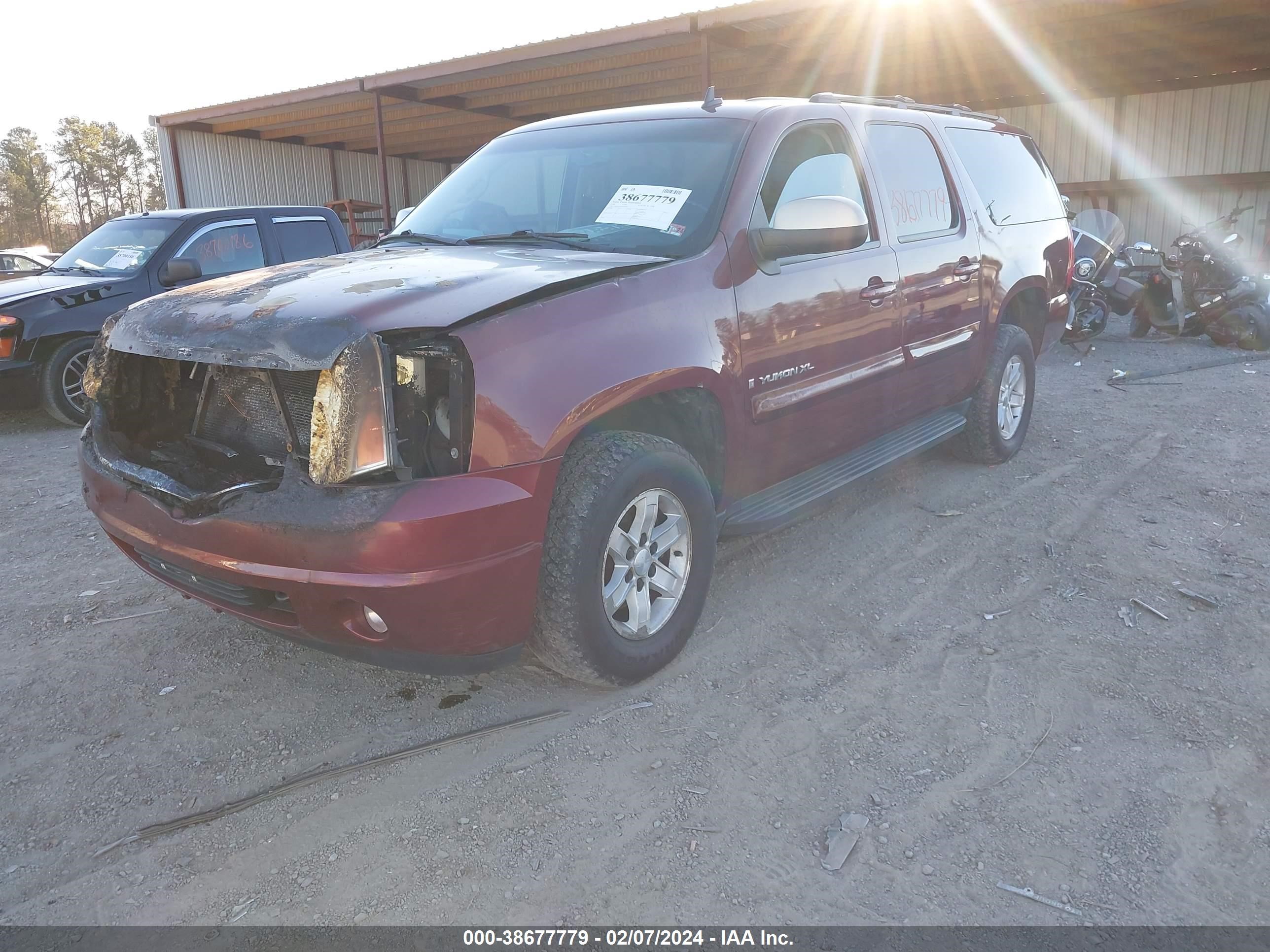 Photo 1 VIN: 1GKFK163X8J189004 - GMC YUKON 