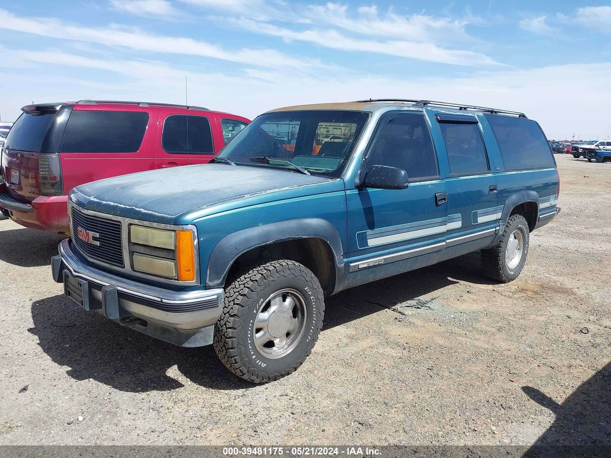 Photo 1 VIN: 1GKFK16K2NJ720201 - GMC SUBURBAN 