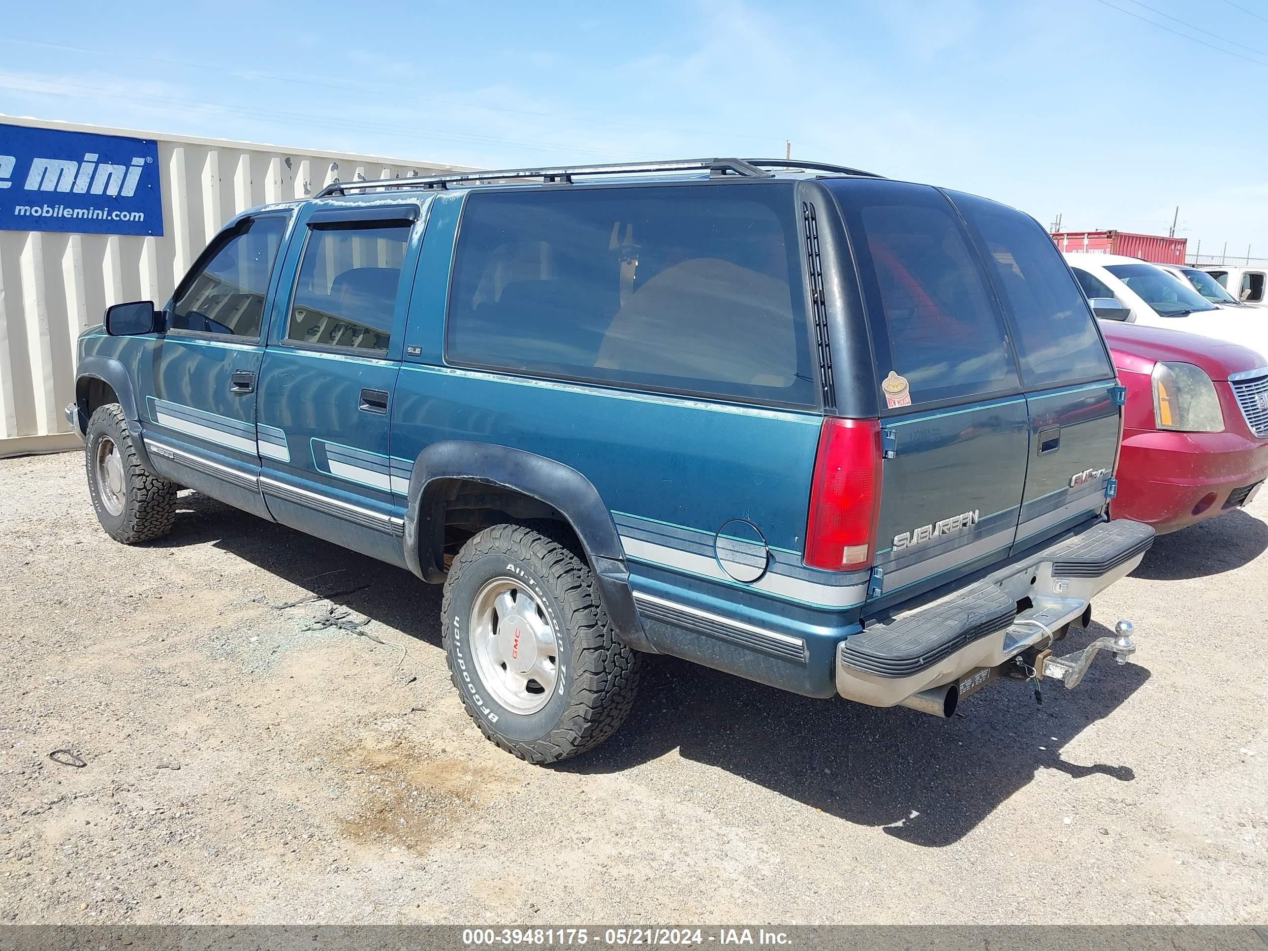 Photo 2 VIN: 1GKFK16K2NJ720201 - GMC SUBURBAN 