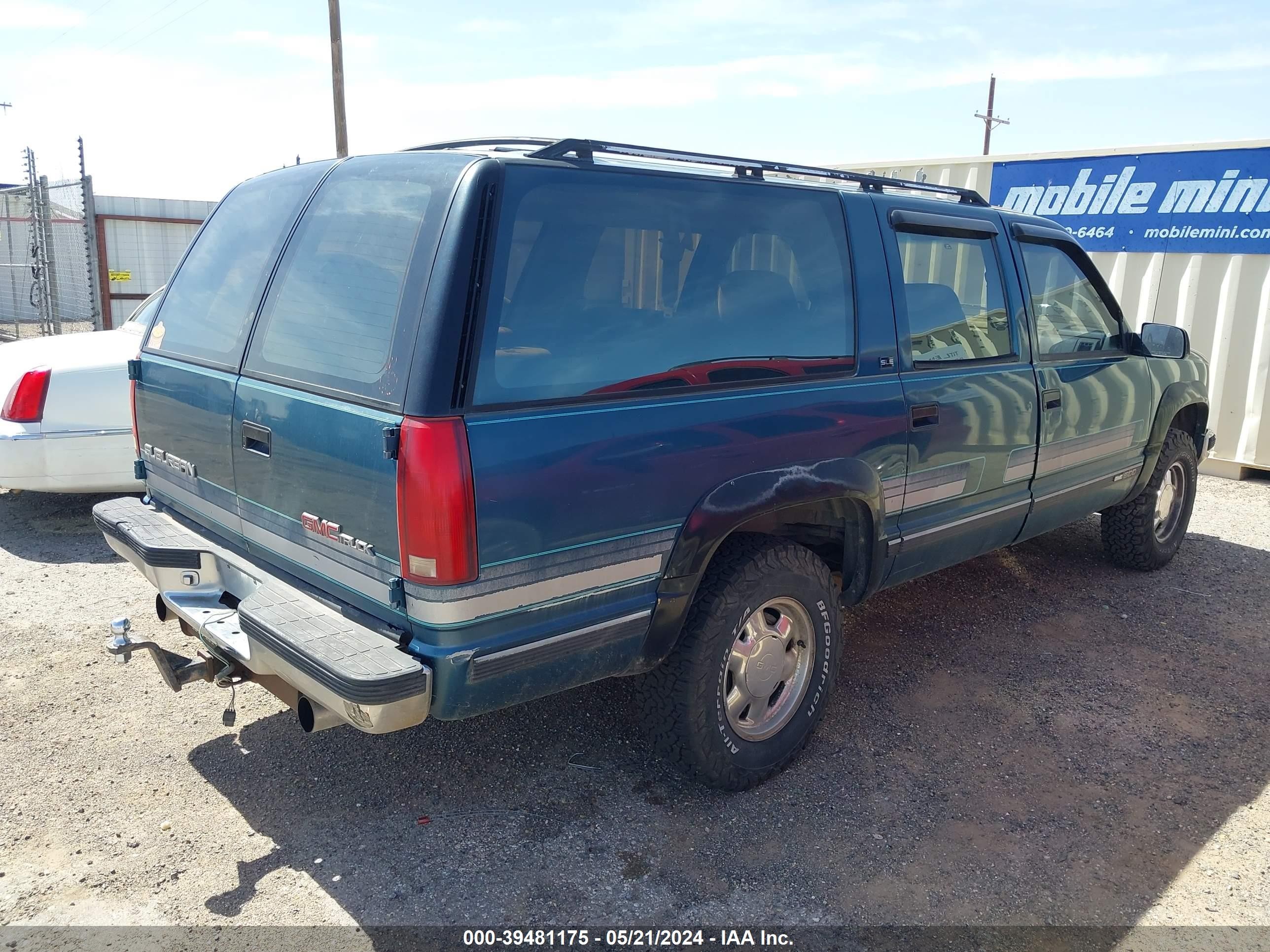 Photo 3 VIN: 1GKFK16K2NJ720201 - GMC SUBURBAN 