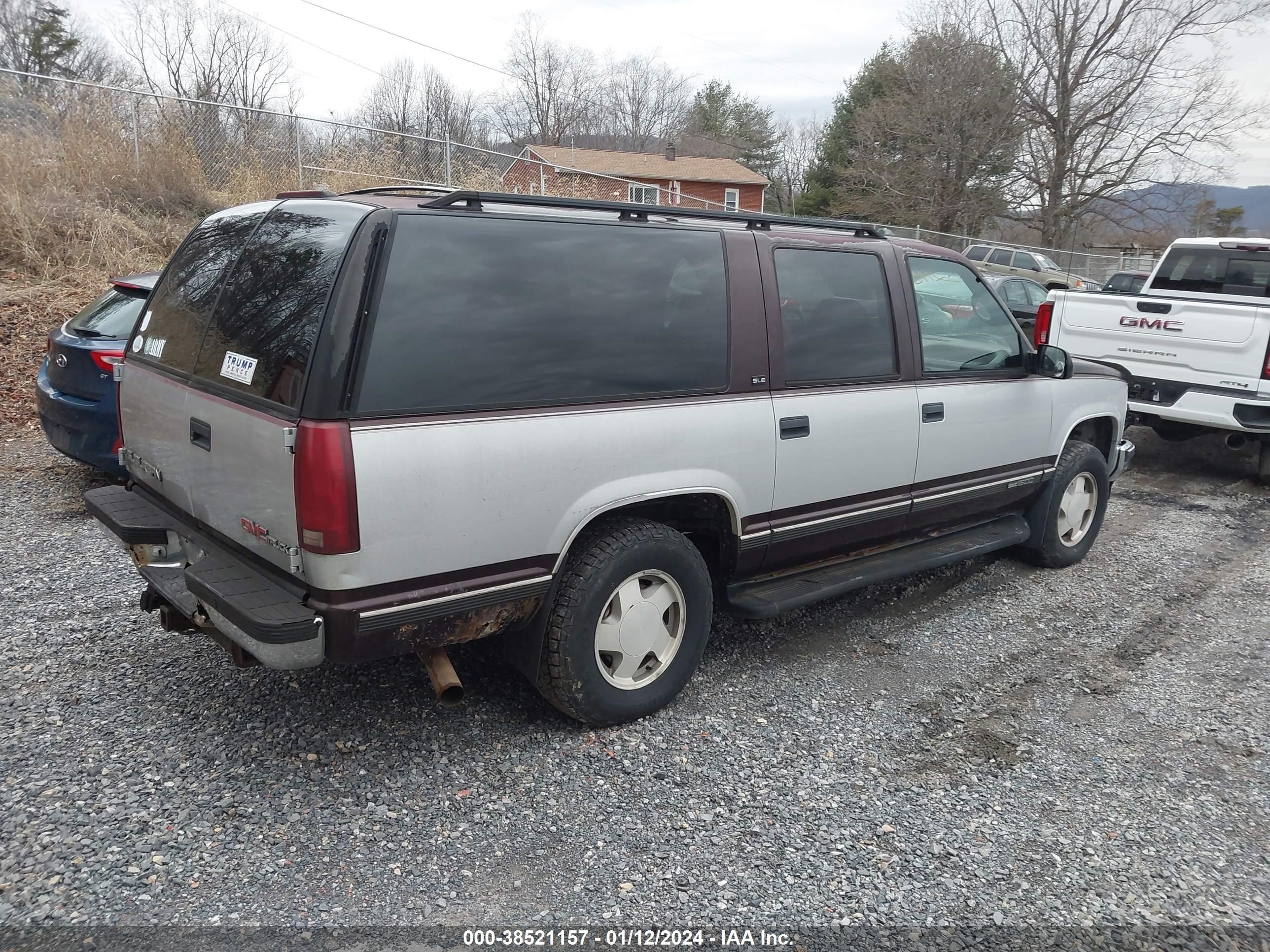 Photo 3 VIN: 1GKFK16R5TJ712541 - GMC SUBURBAN 