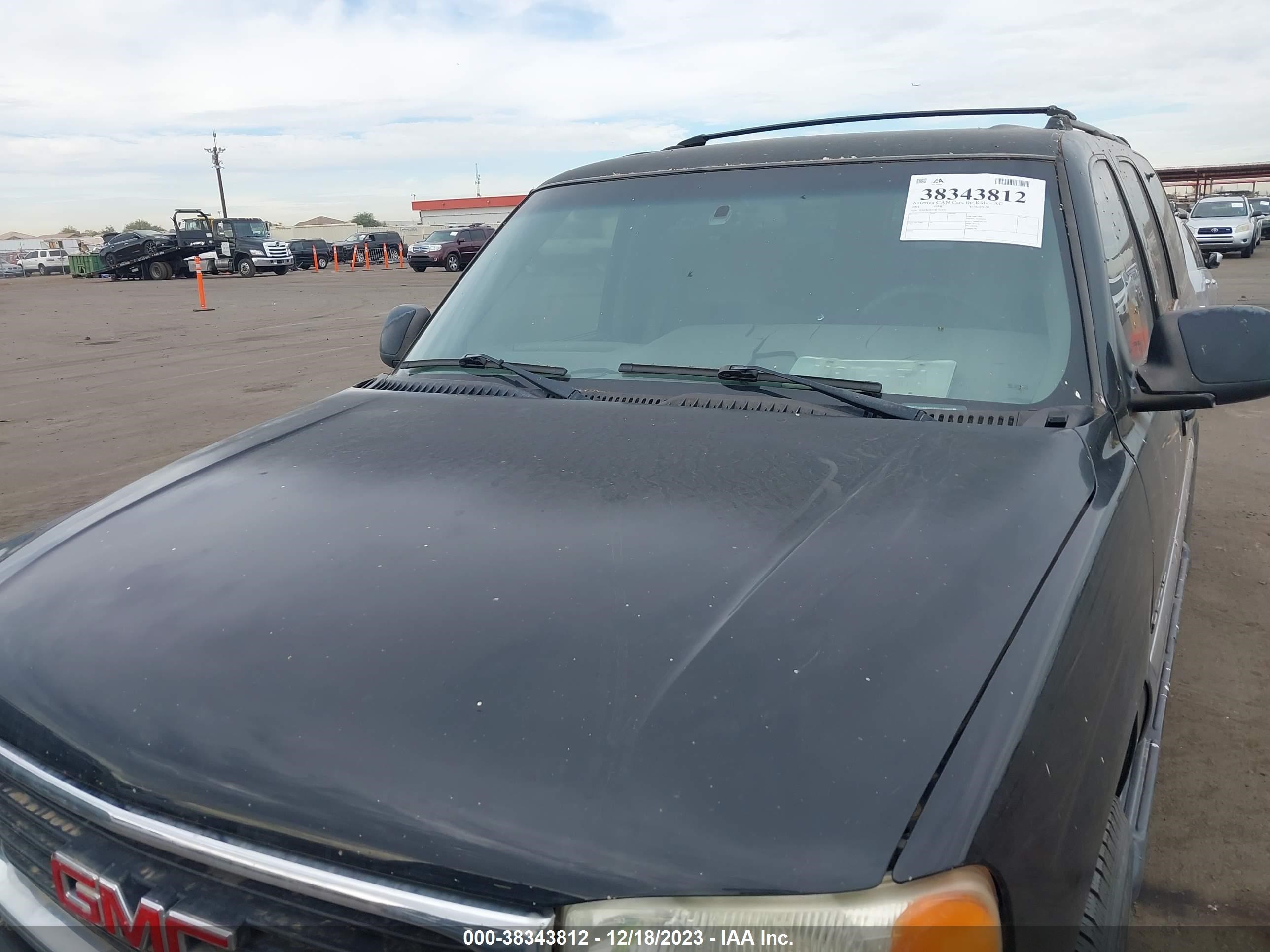 Photo 5 VIN: 1GKFK16T71J102844 - GMC YUKON 