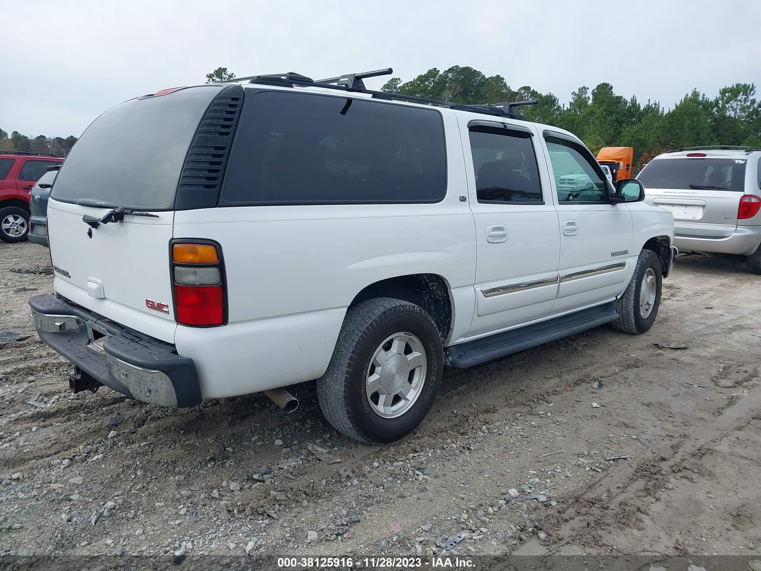 Photo 3 VIN: 1GKFK16Z45R141824 - GMC YUKON 