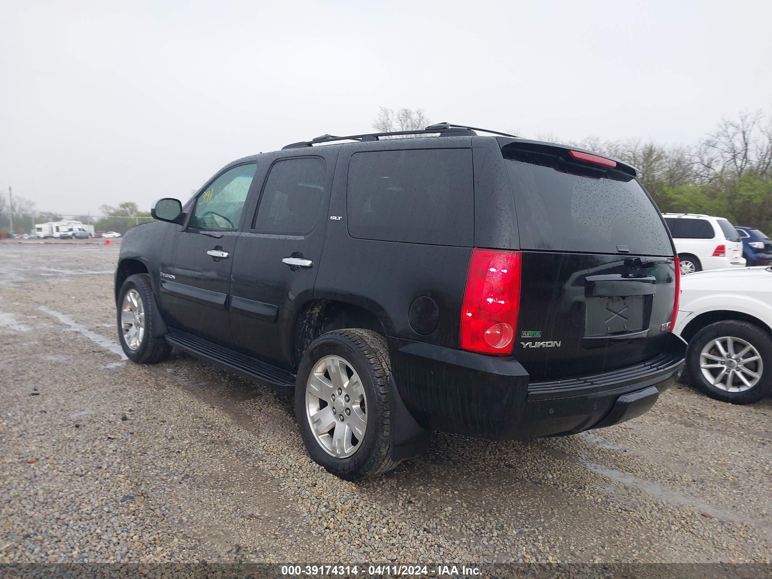 Photo 2 VIN: 1GKFK33039R209103 - GMC YUKON 