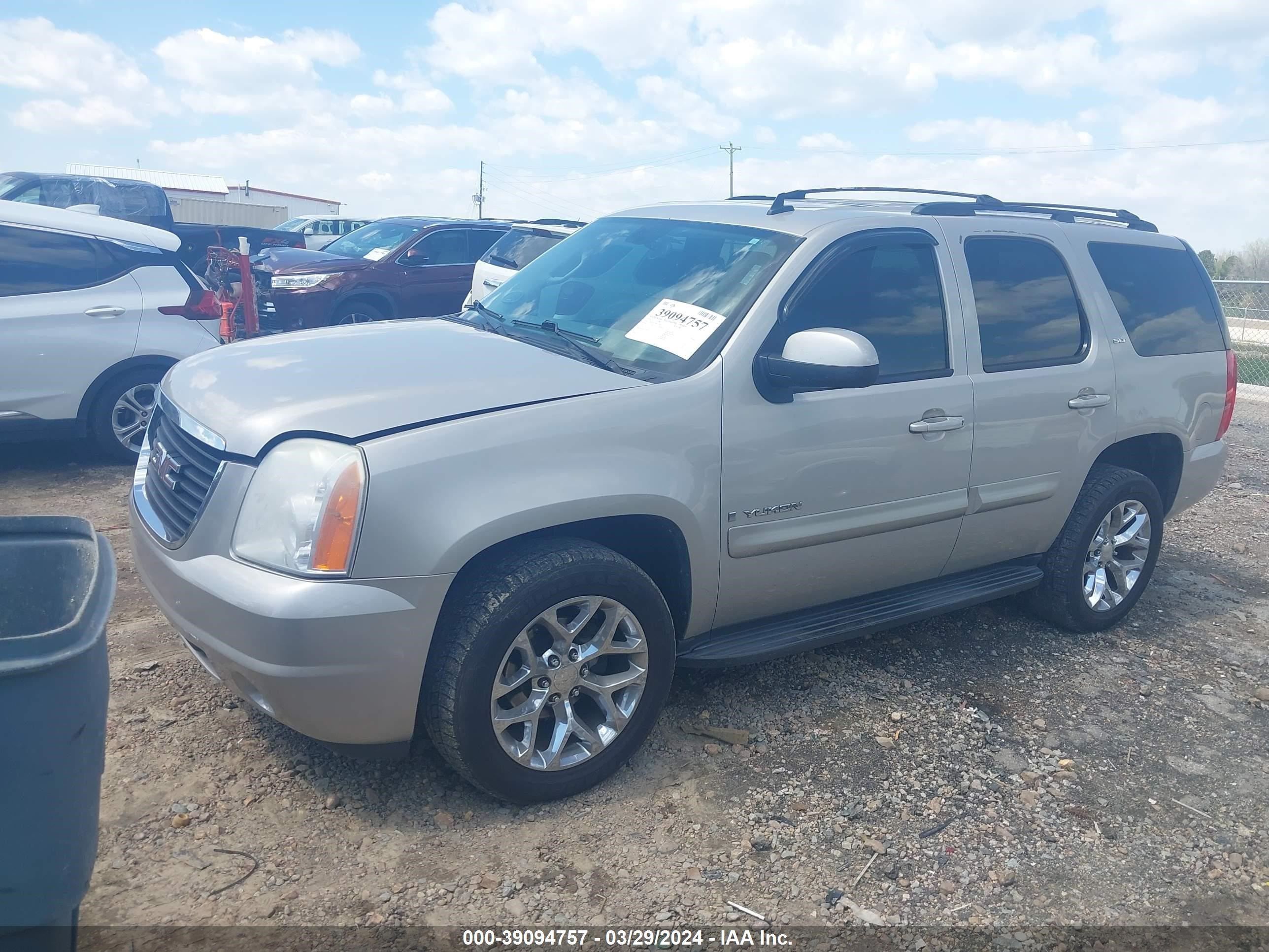 Photo 1 VIN: 1GKFK33059R232589 - GMC YUKON 