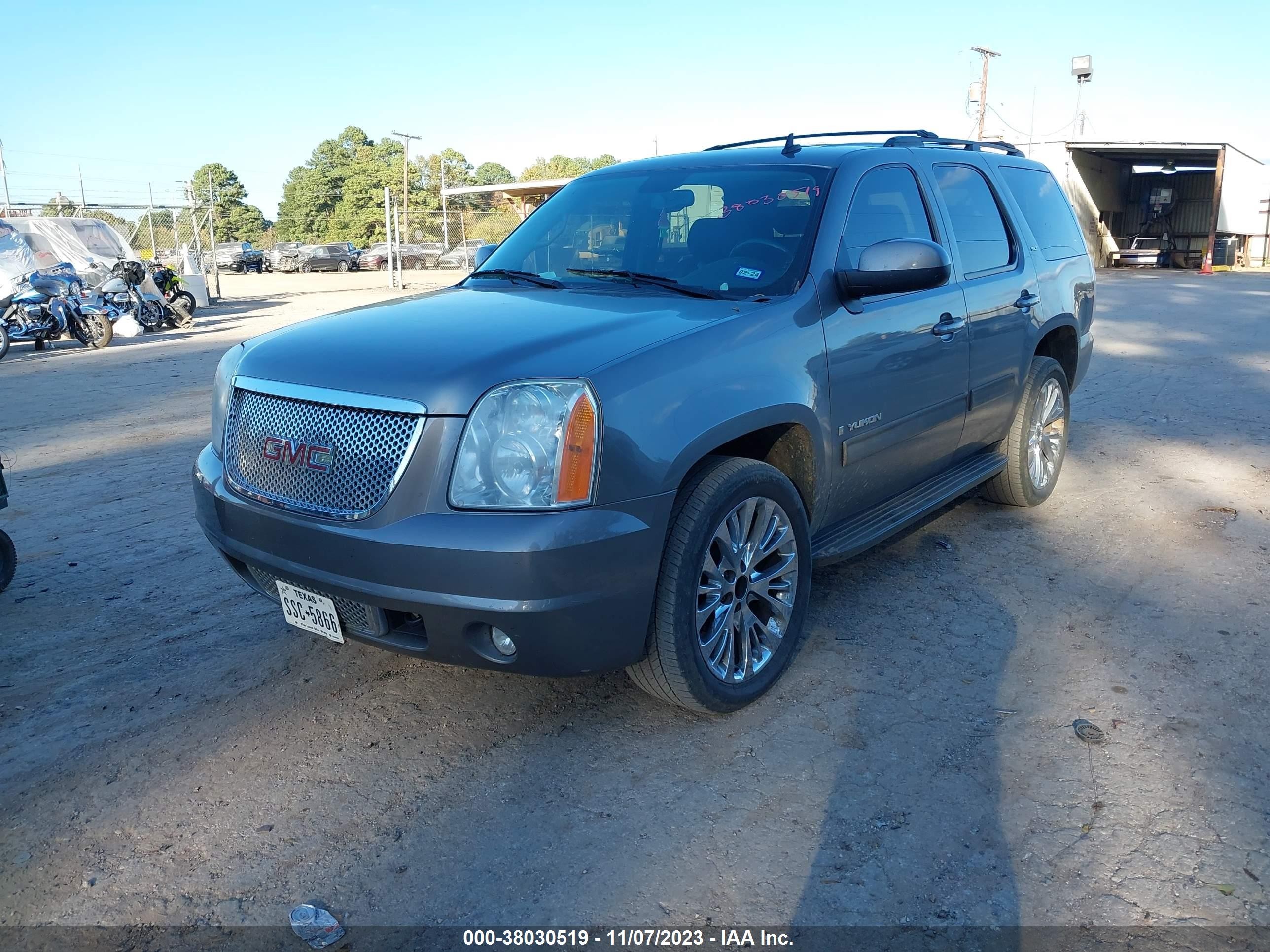 Photo 1 VIN: 1GKFK330X9R281870 - GMC YUKON 