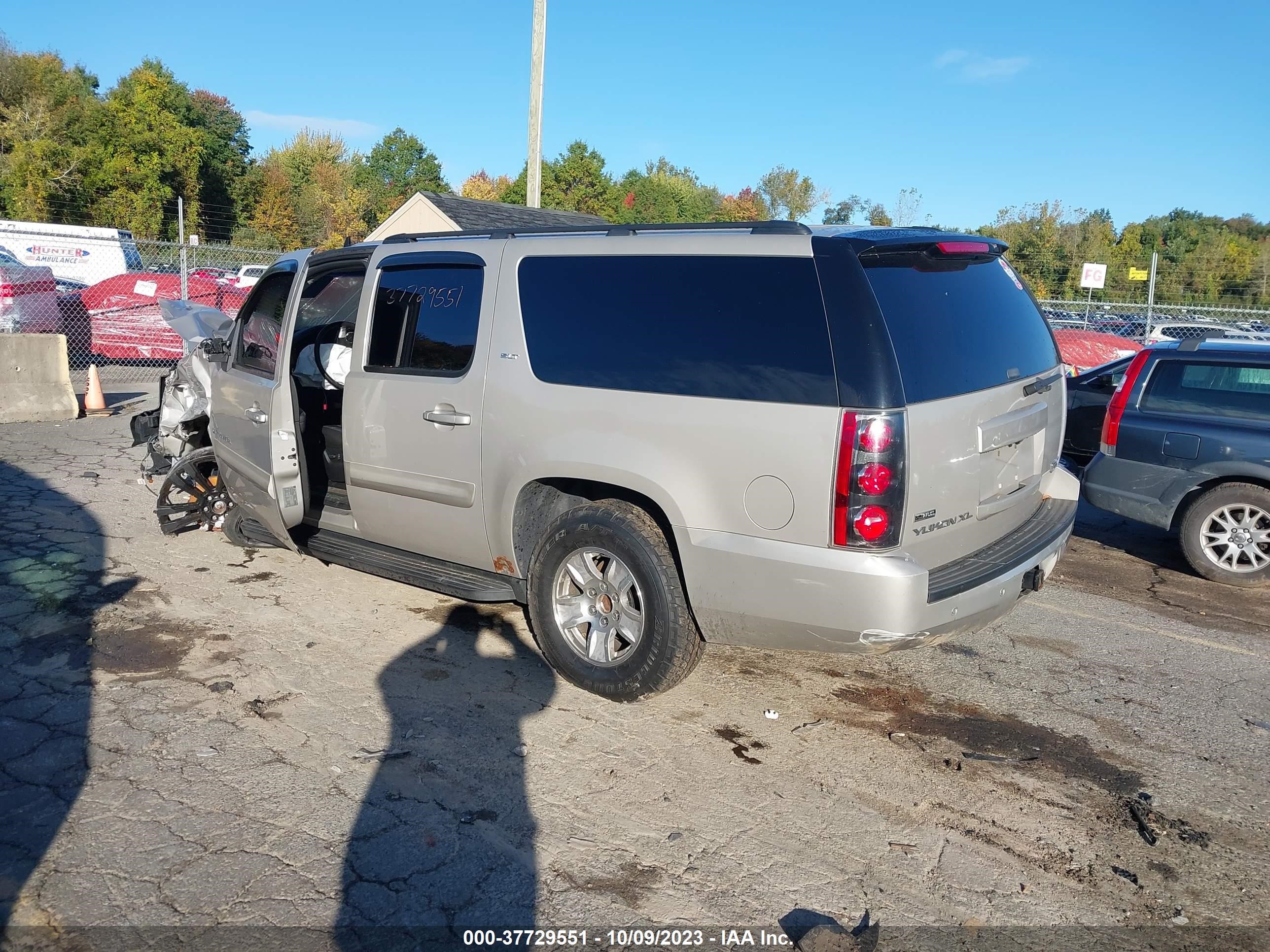 Photo 2 VIN: 1GKFK36309J109223 - GMC YUKON 