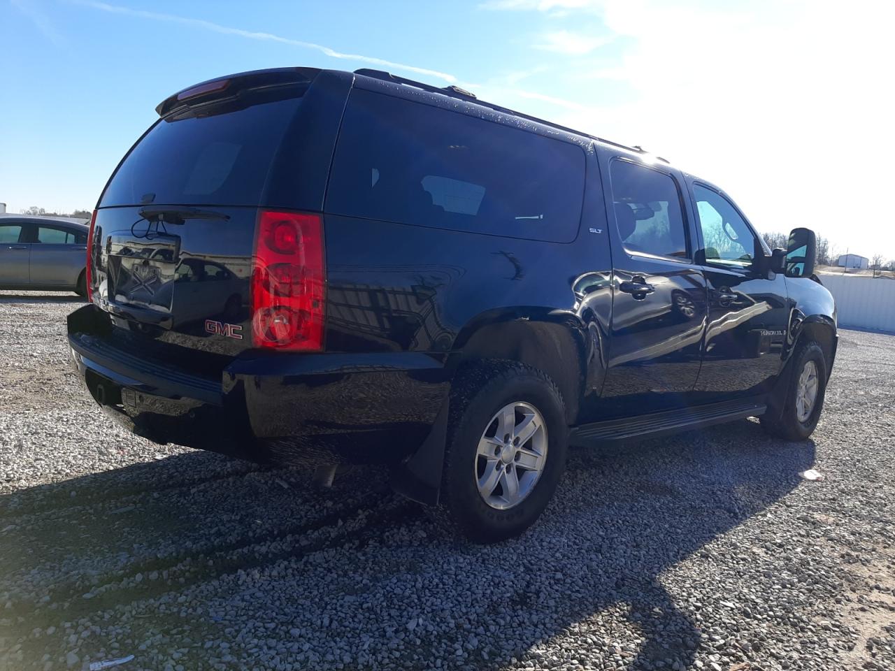 Photo 2 VIN: 1GKFK36349R190308 - GMC YUKON 