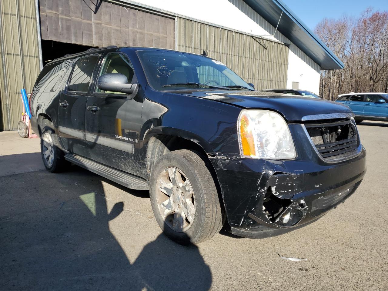 Photo 3 VIN: 1GKFK36369R234986 - GMC YUKON 