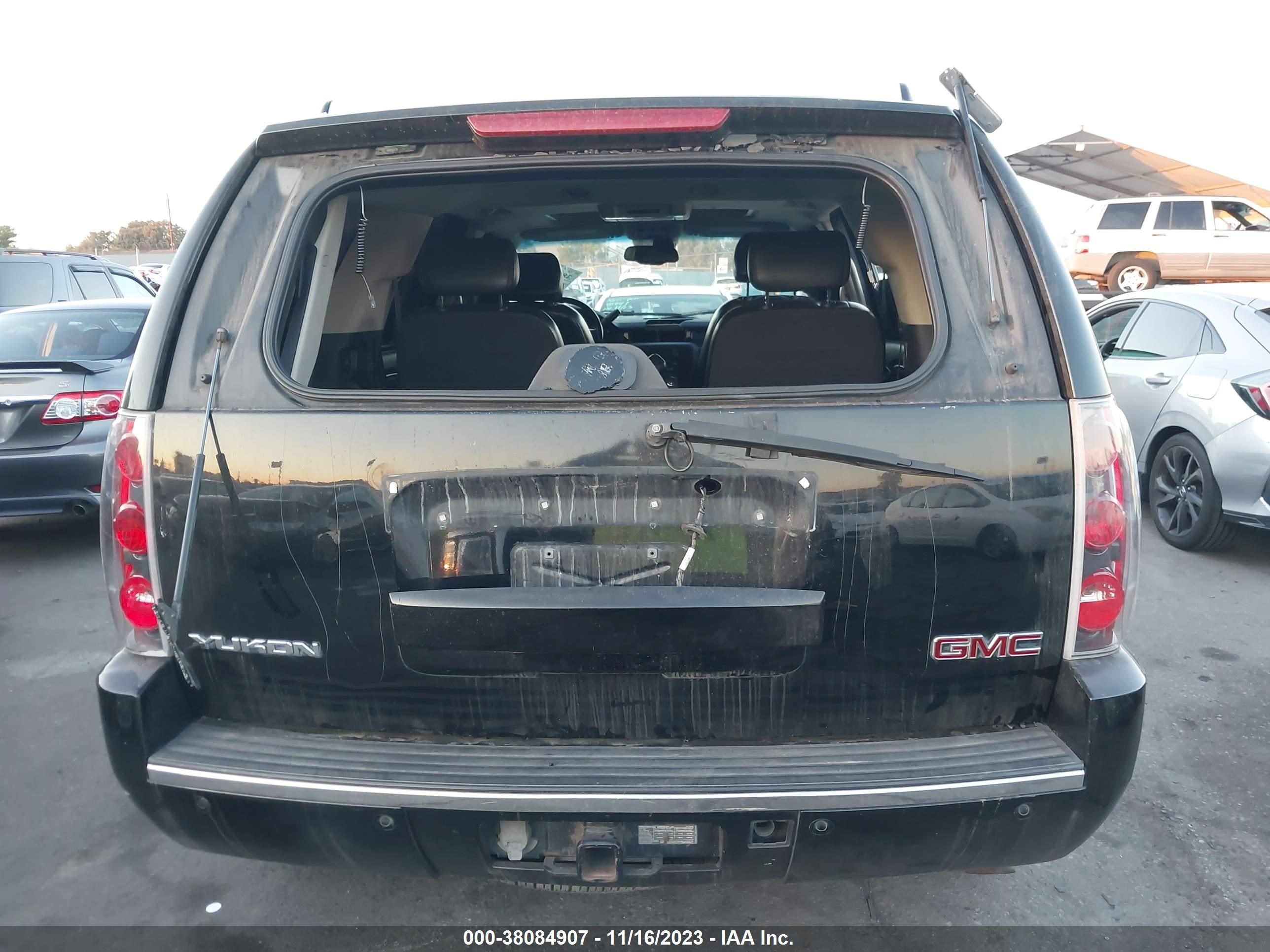 Photo 15 VIN: 1GKFK63807J169954 - GMC YUKON 