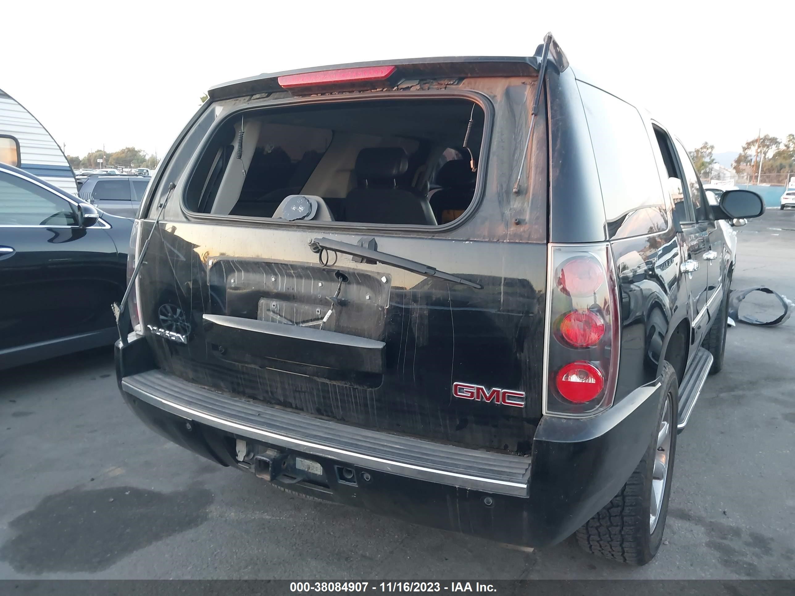 Photo 5 VIN: 1GKFK63807J169954 - GMC YUKON 