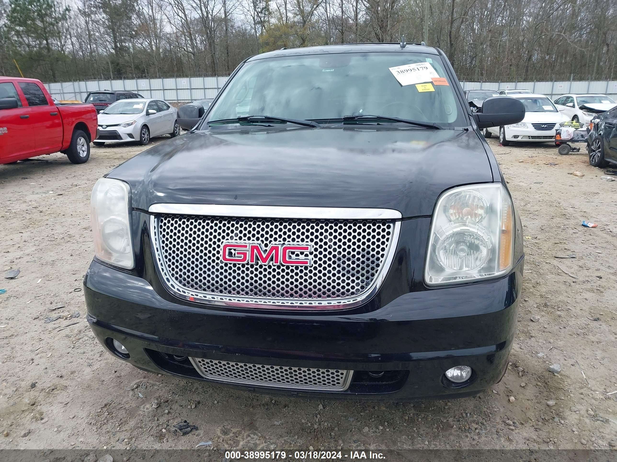 Photo 11 VIN: 1GKFK63807J202211 - GMC YUKON 