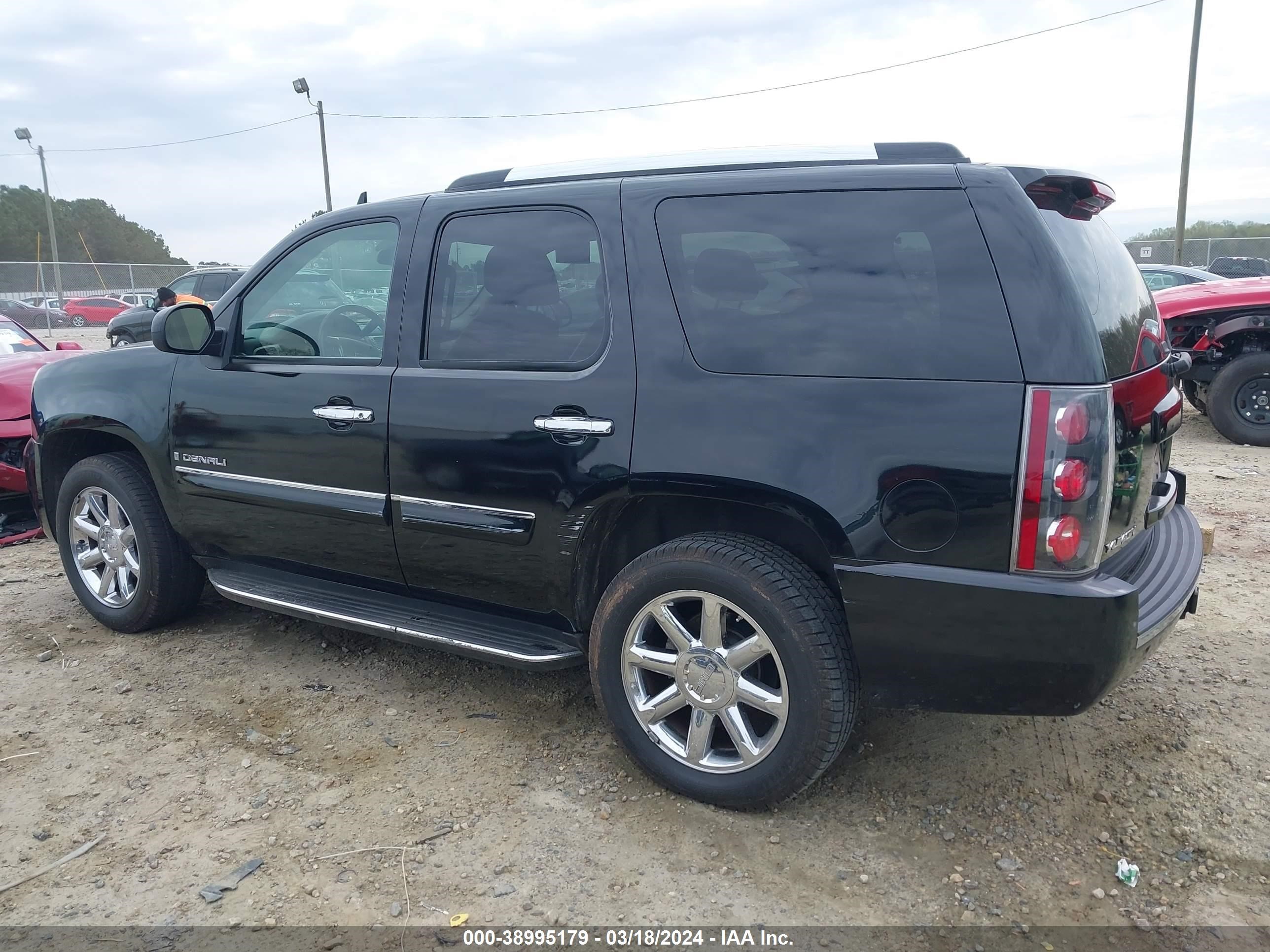 Photo 16 VIN: 1GKFK63807J202211 - GMC YUKON 