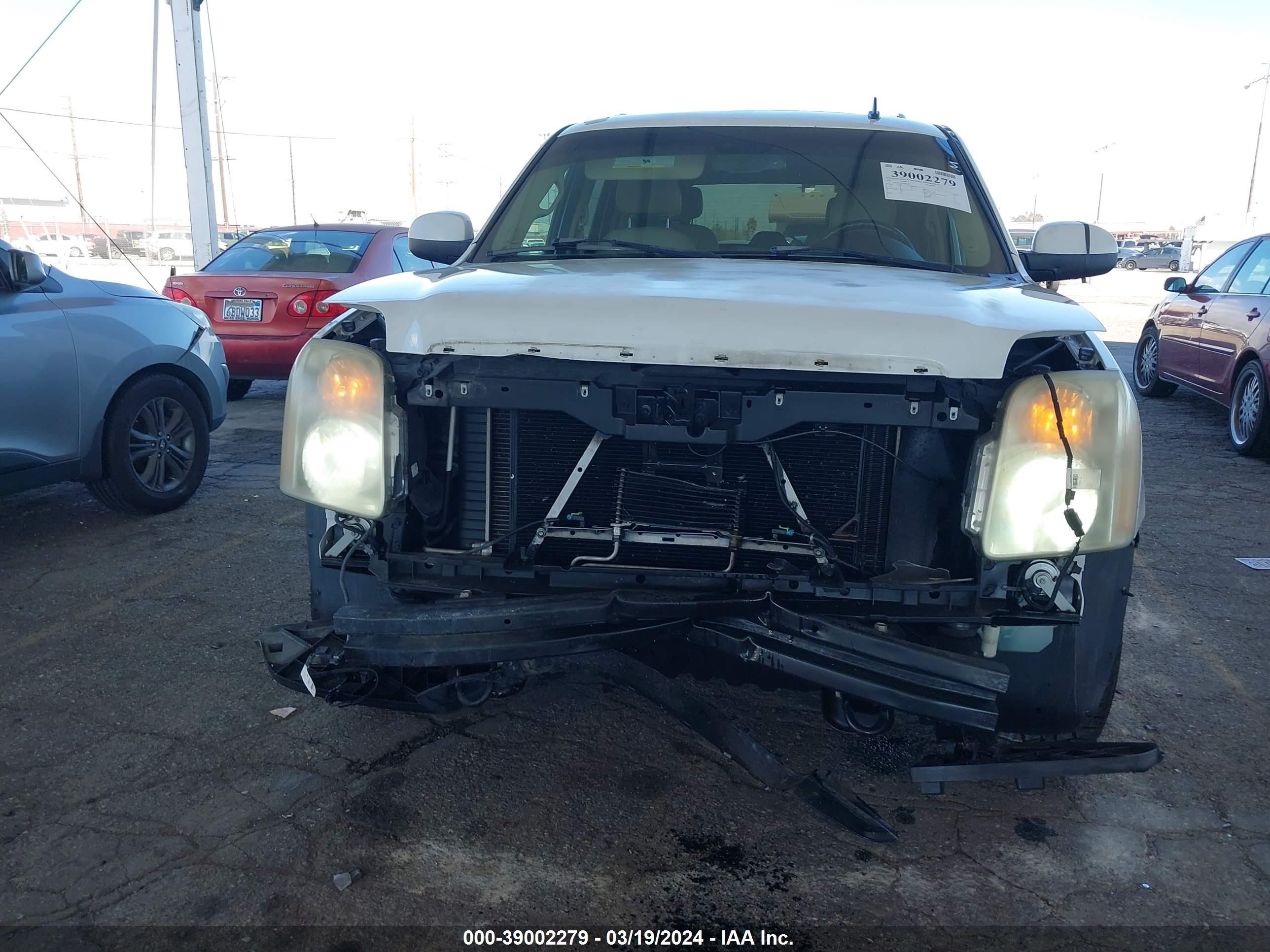 Photo 5 VIN: 1GKFK63807J287535 - GMC YUKON 