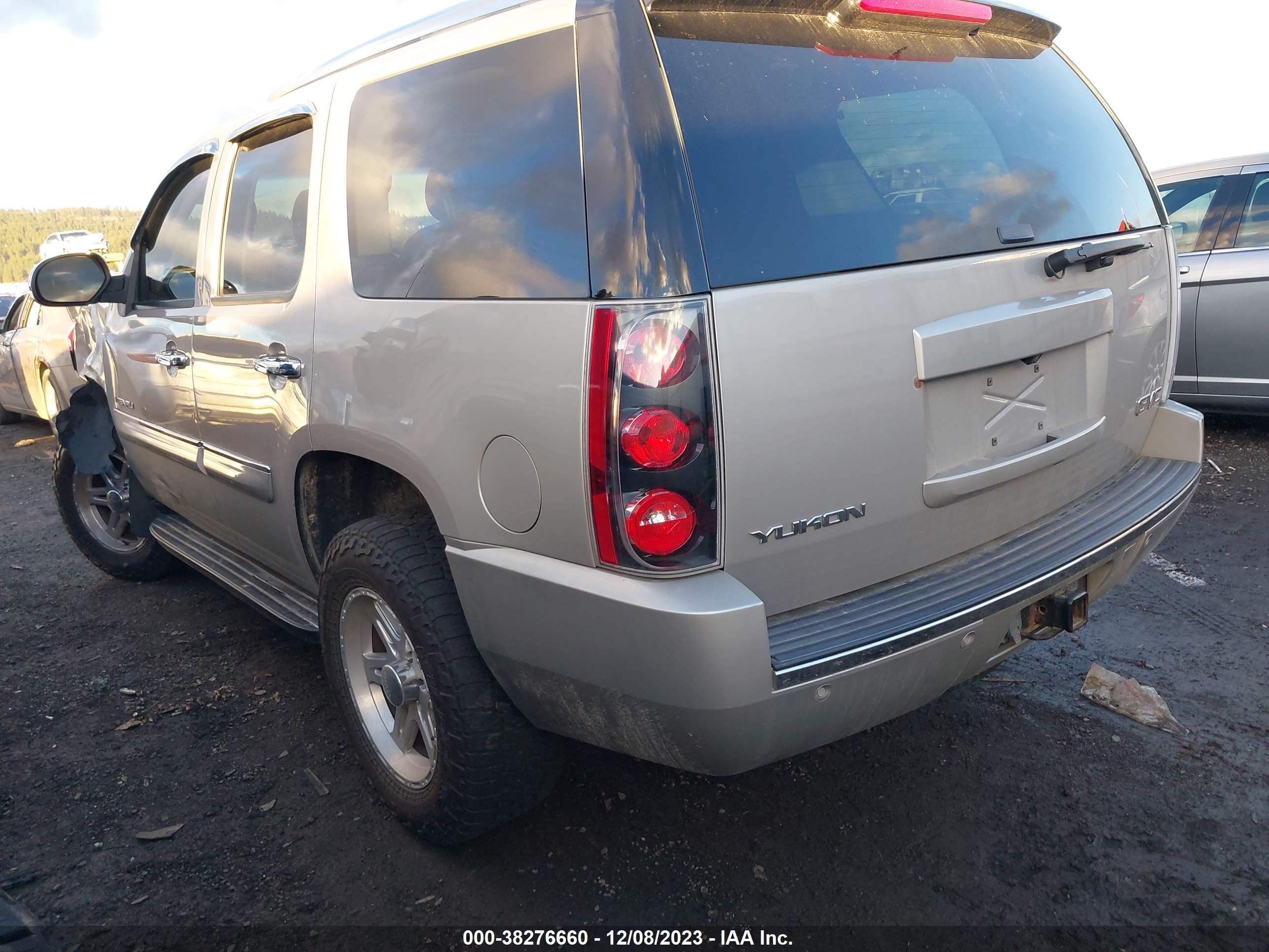 Photo 2 VIN: 1GKFK63807J342954 - GMC YUKON 