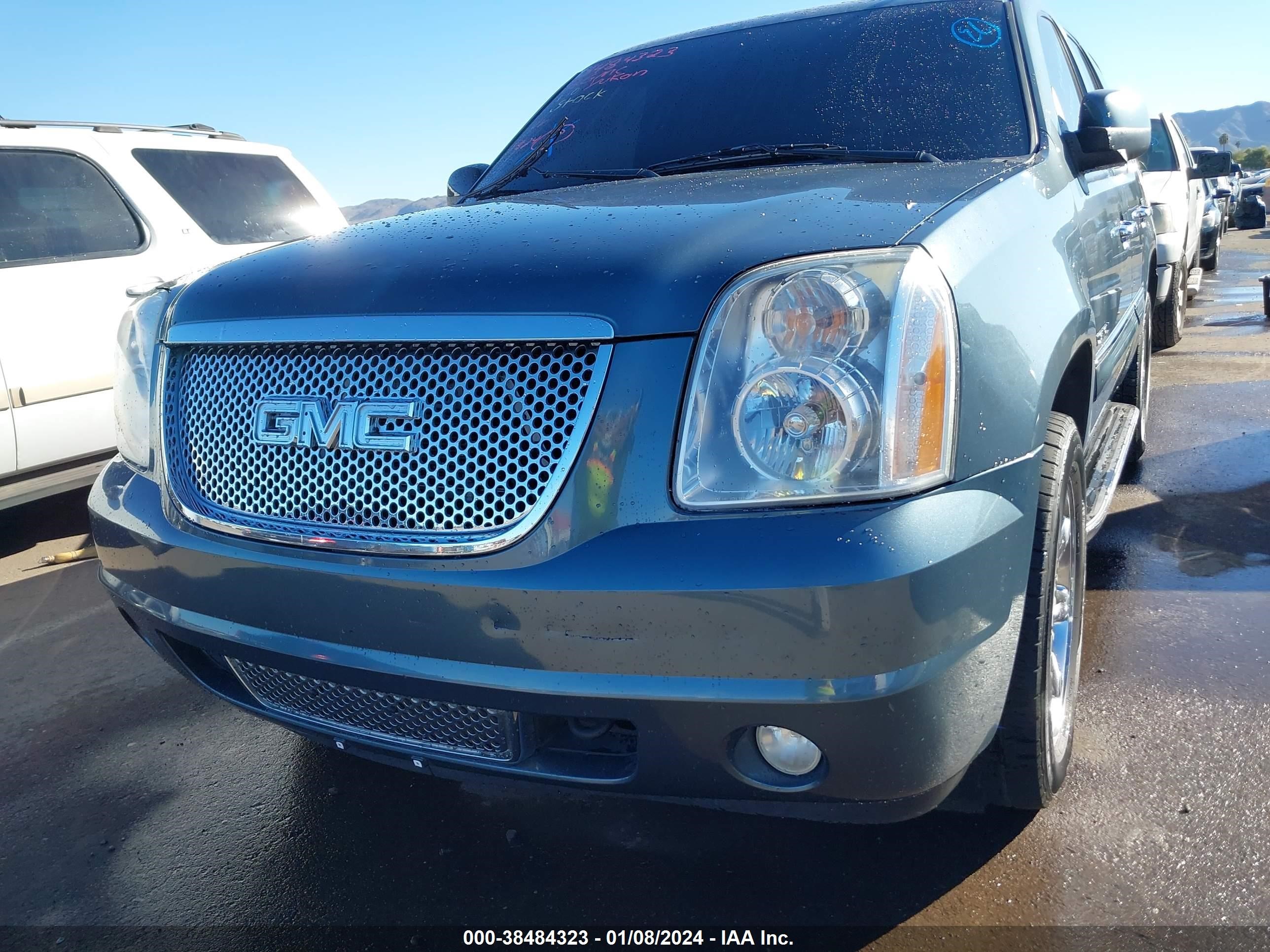 Photo 5 VIN: 1GKFK63808J209970 - GMC YUKON 