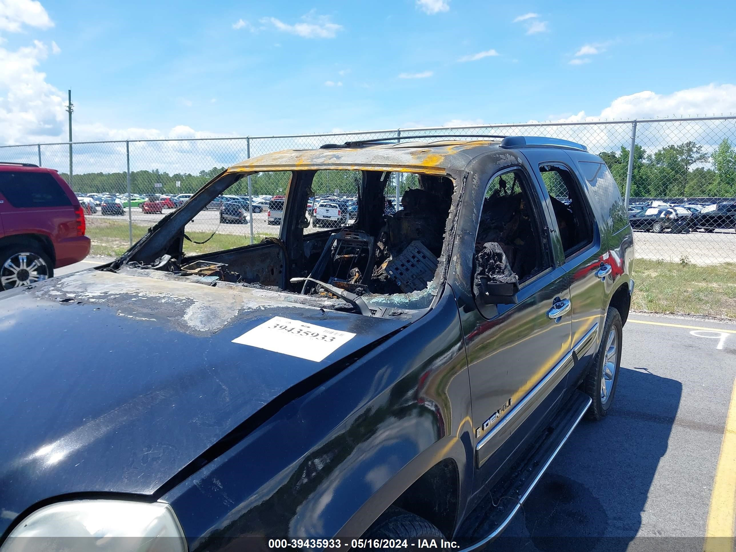 Photo 5 VIN: 1GKFK63817J395419 - GMC YUKON 