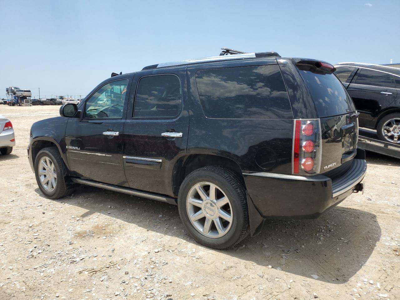 Photo 1 VIN: 1GKFK63818J133773 - GMC YUKON 