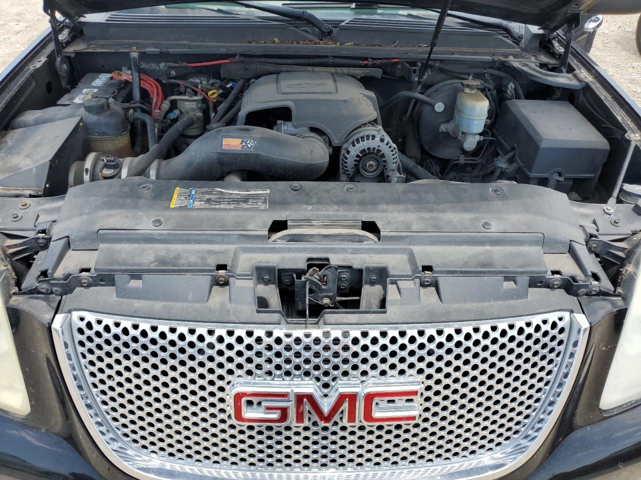 Photo 11 VIN: 1GKFK63818J133773 - GMC YUKON 