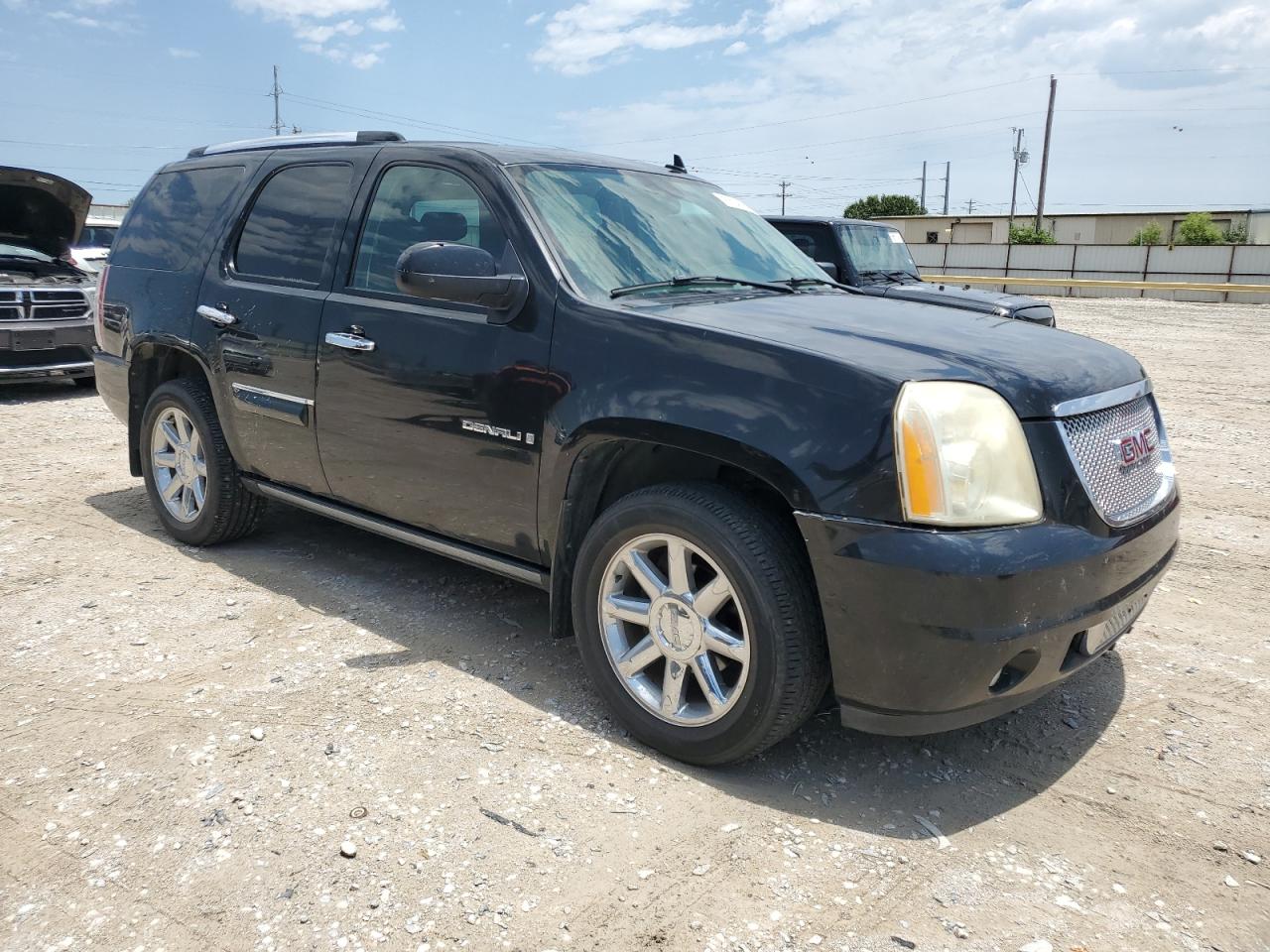 Photo 3 VIN: 1GKFK63818J133773 - GMC YUKON 