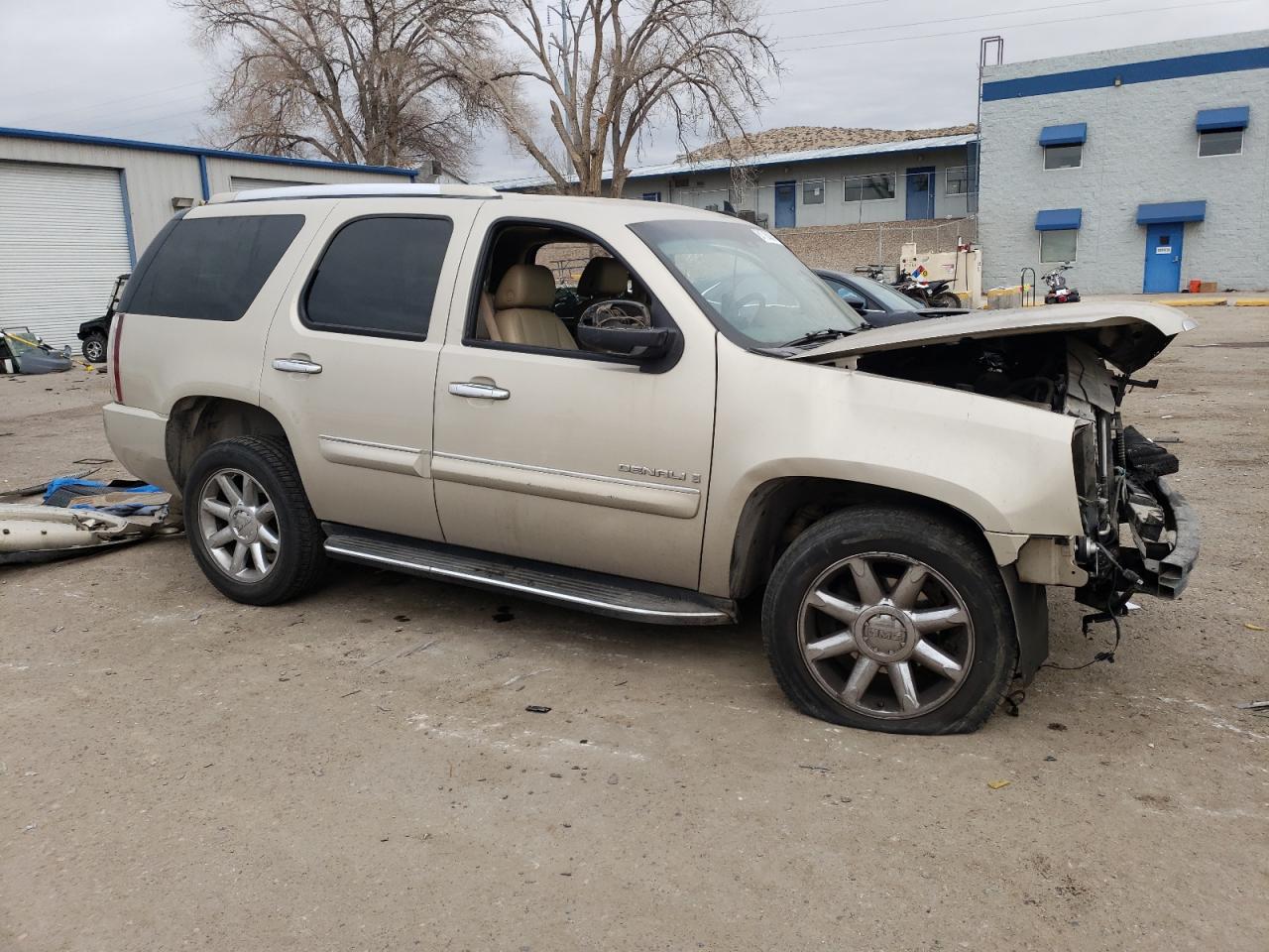 Photo 3 VIN: 1GKFK63827J155313 - GMC YUKON 