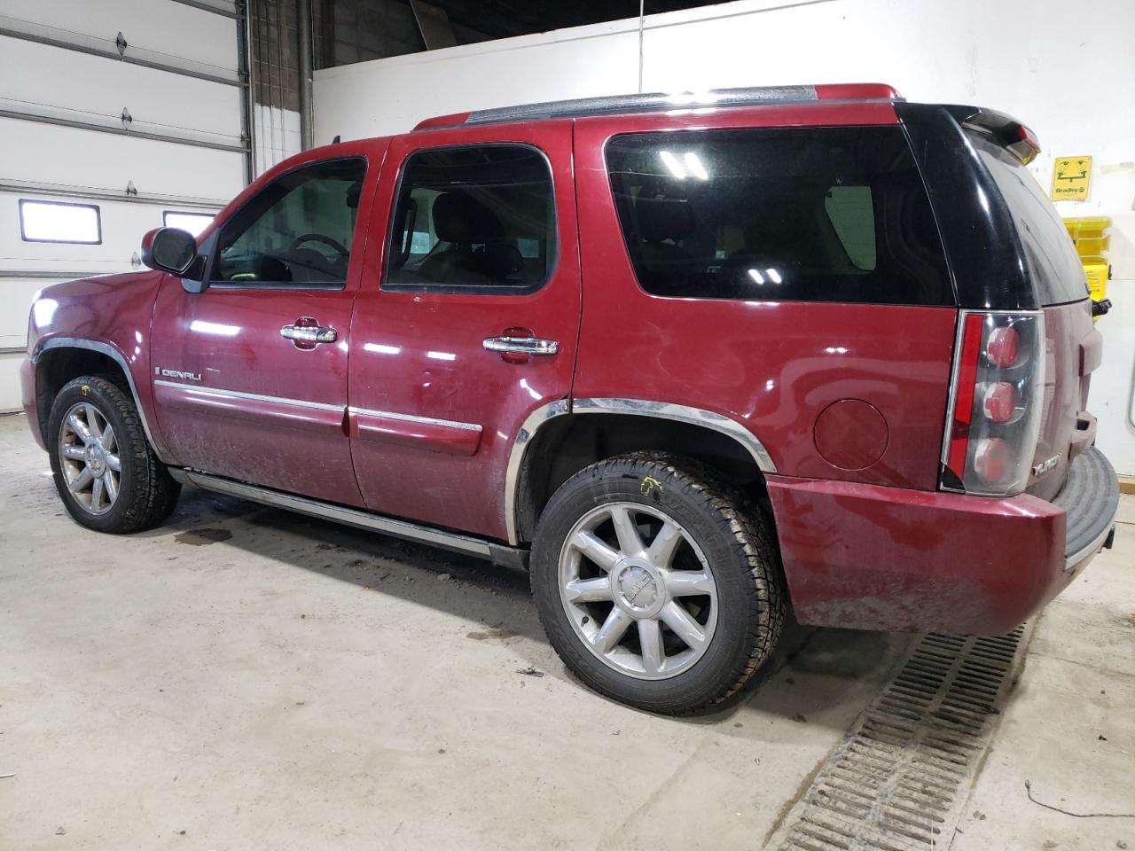 Photo 1 VIN: 1GKFK63828J172310 - GMC YUKON 