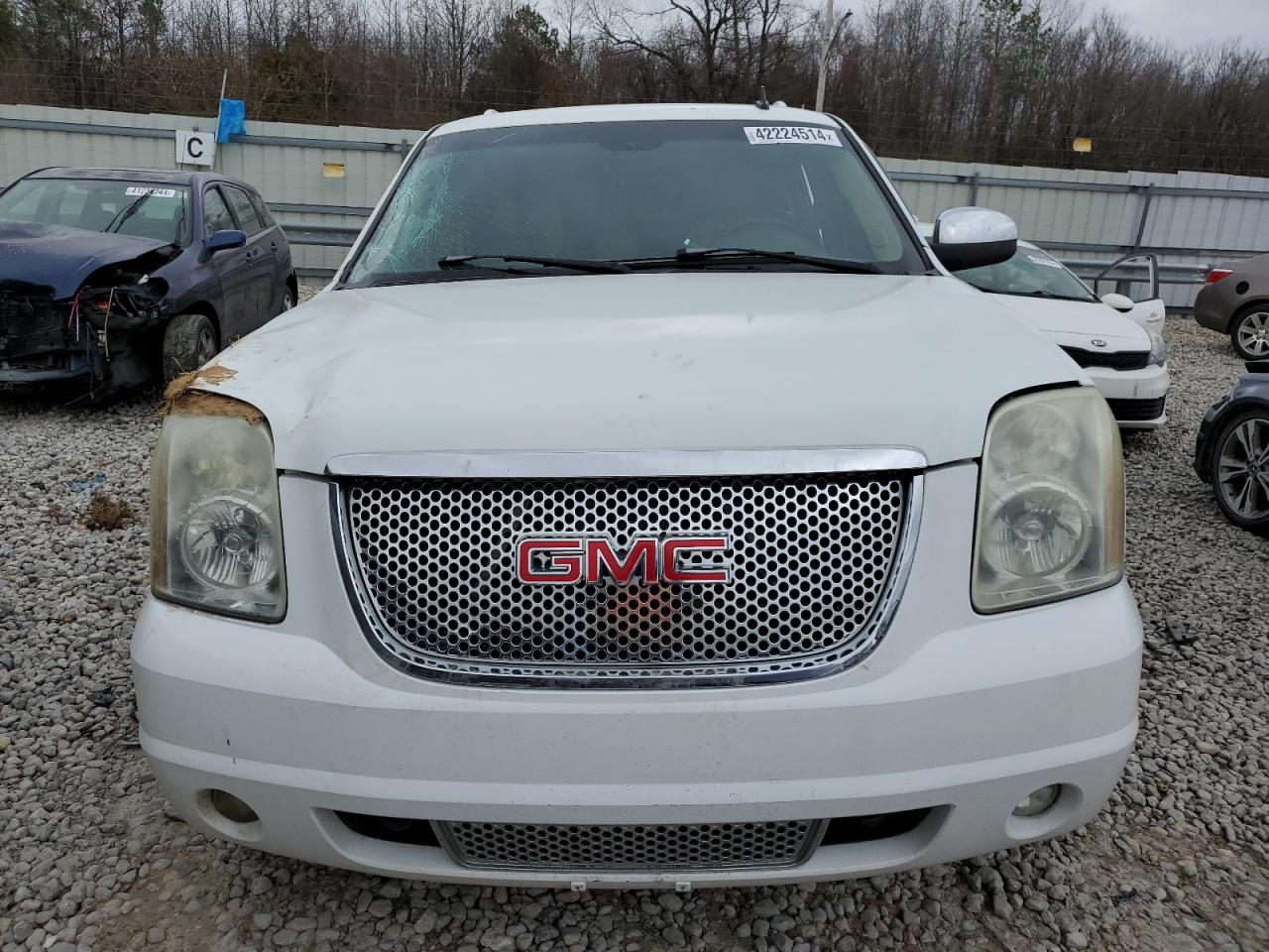 Photo 4 VIN: 1GKFK63837J292177 - GMC YUKON 