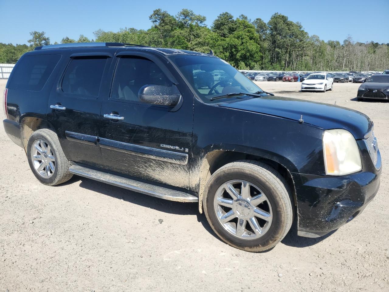 Photo 3 VIN: 1GKFK63837J397432 - GMC YUKON 