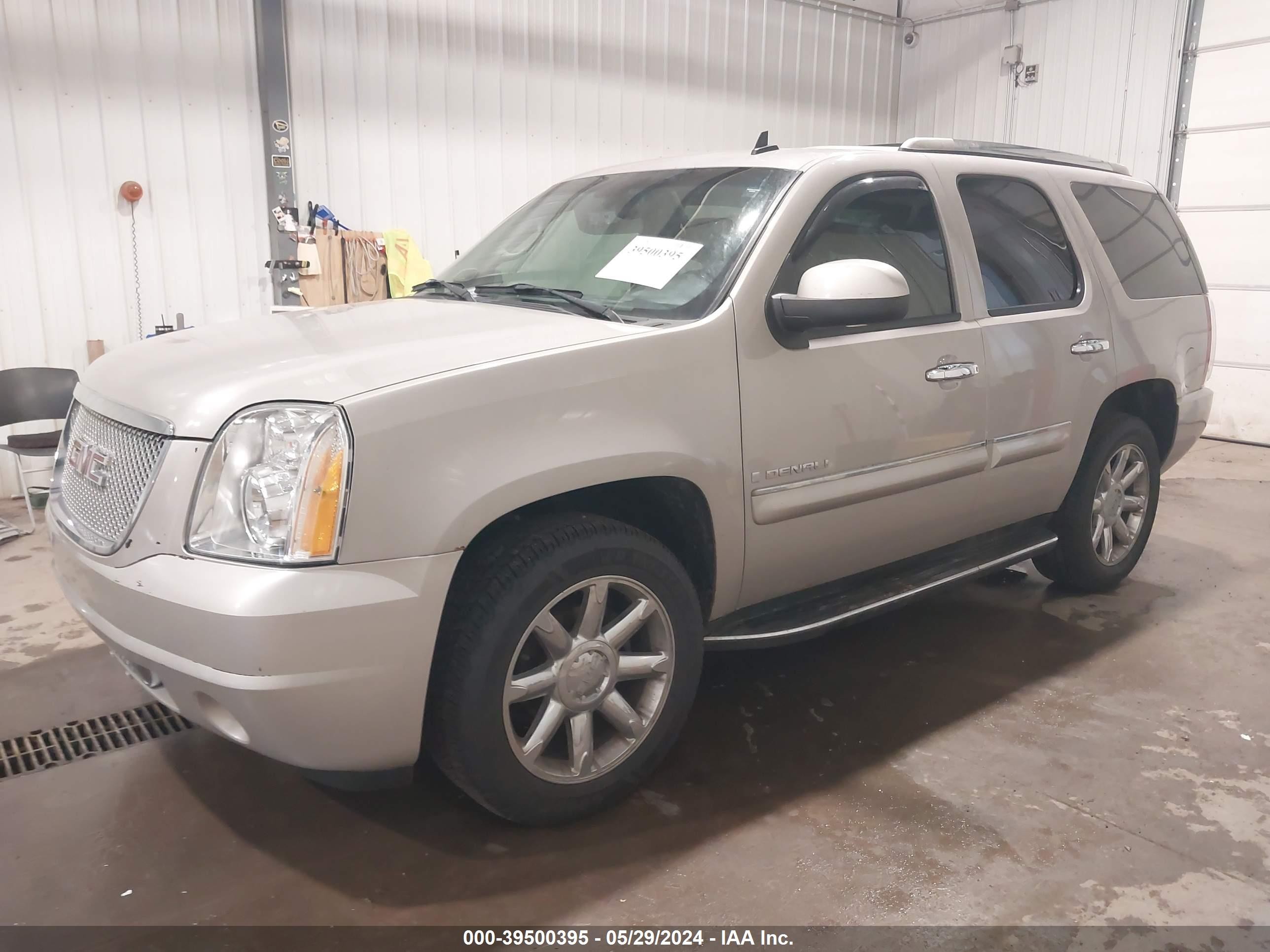 Photo 1 VIN: 1GKFK63838J102637 - GMC YUKON 