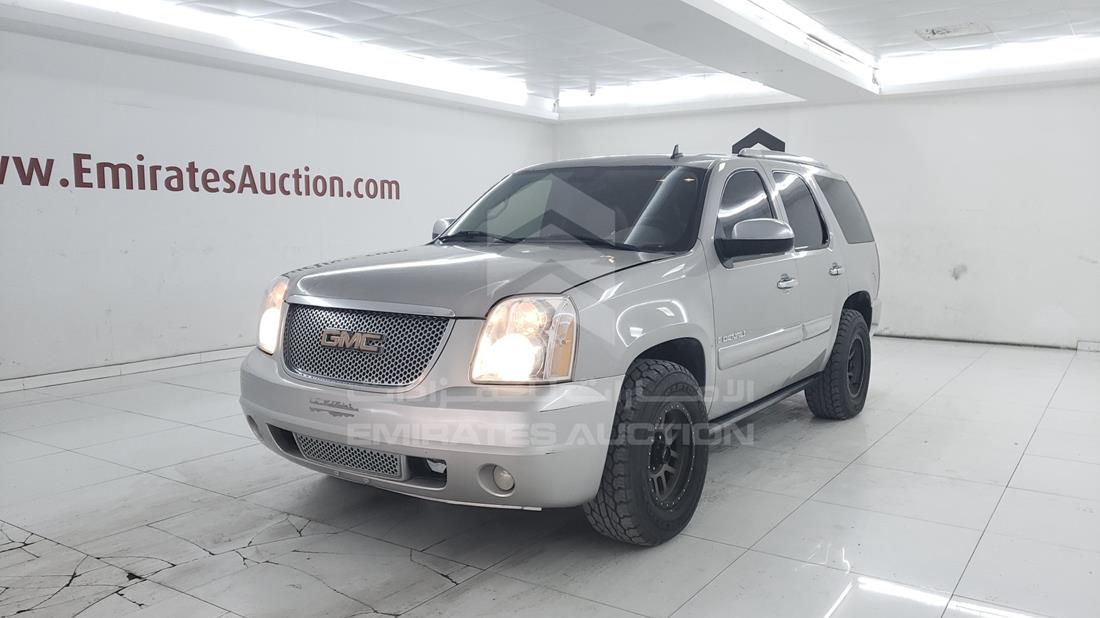 Photo 4 VIN: 1GKFK63838J163471 - GMC YUKON 