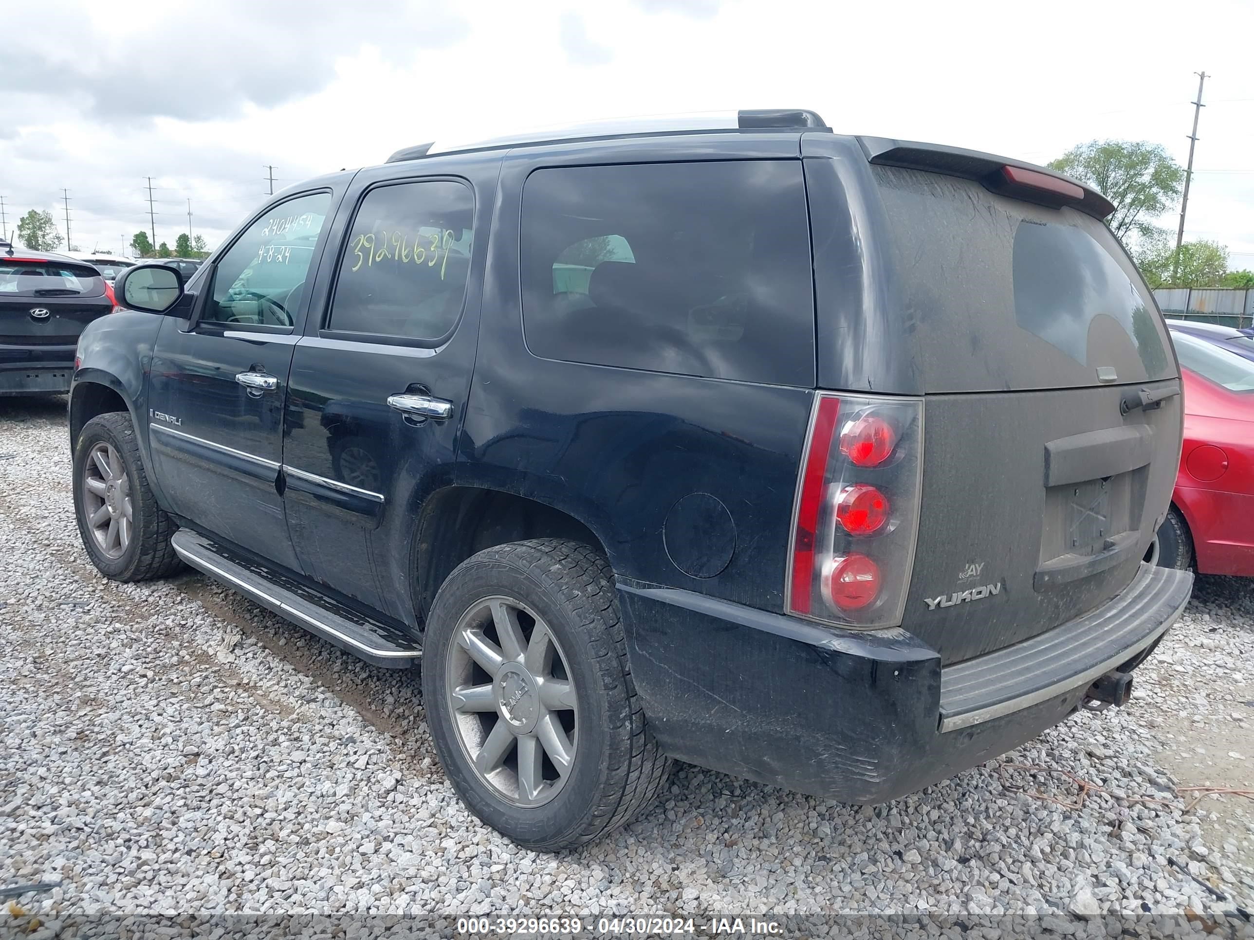 Photo 2 VIN: 1GKFK63838J245846 - GMC YUKON 