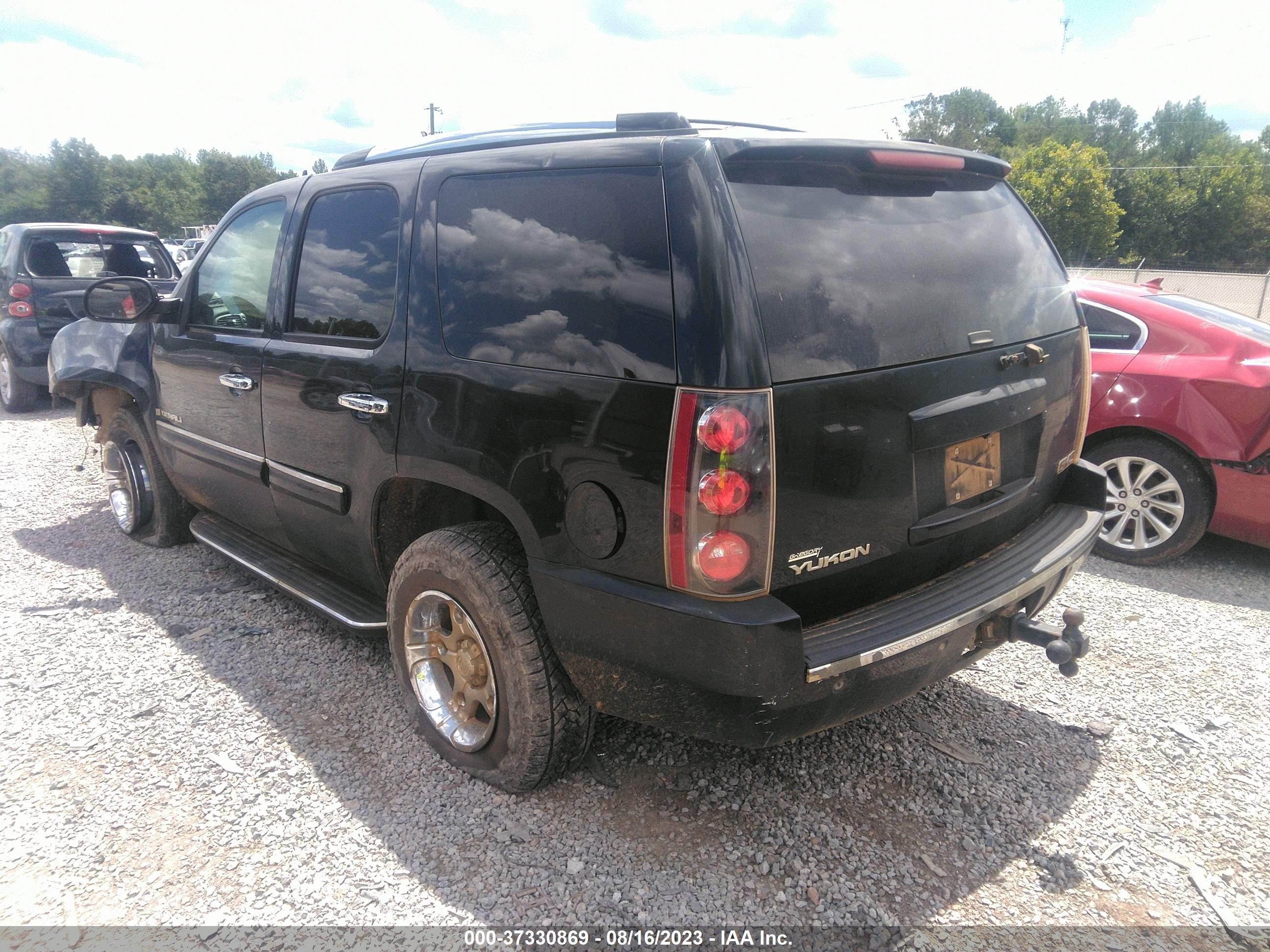 Photo 2 VIN: 1GKFK63847J250231 - GMC YUKON 