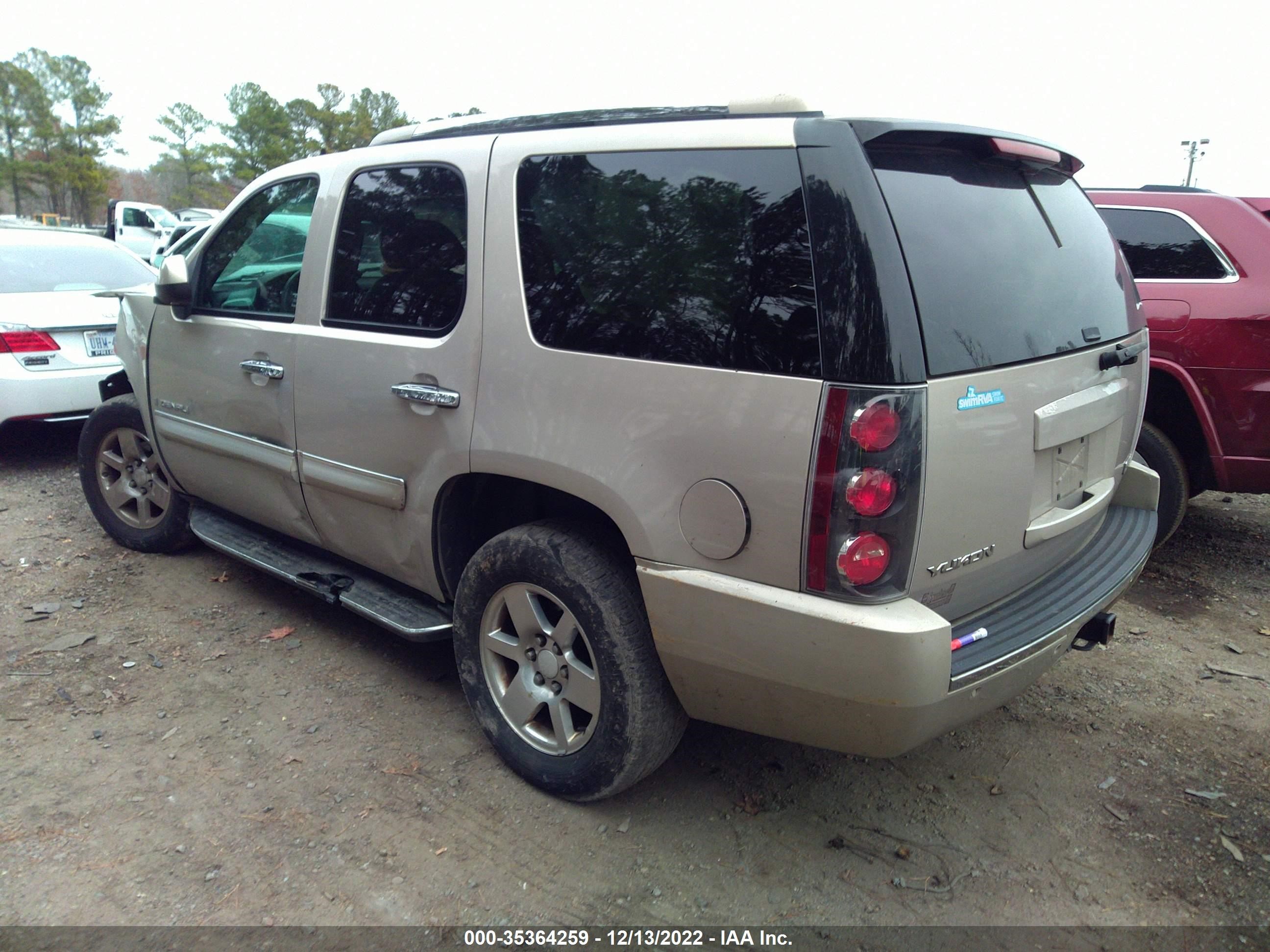 Photo 2 VIN: 1GKFK63847J309696 - GMC YUKON 