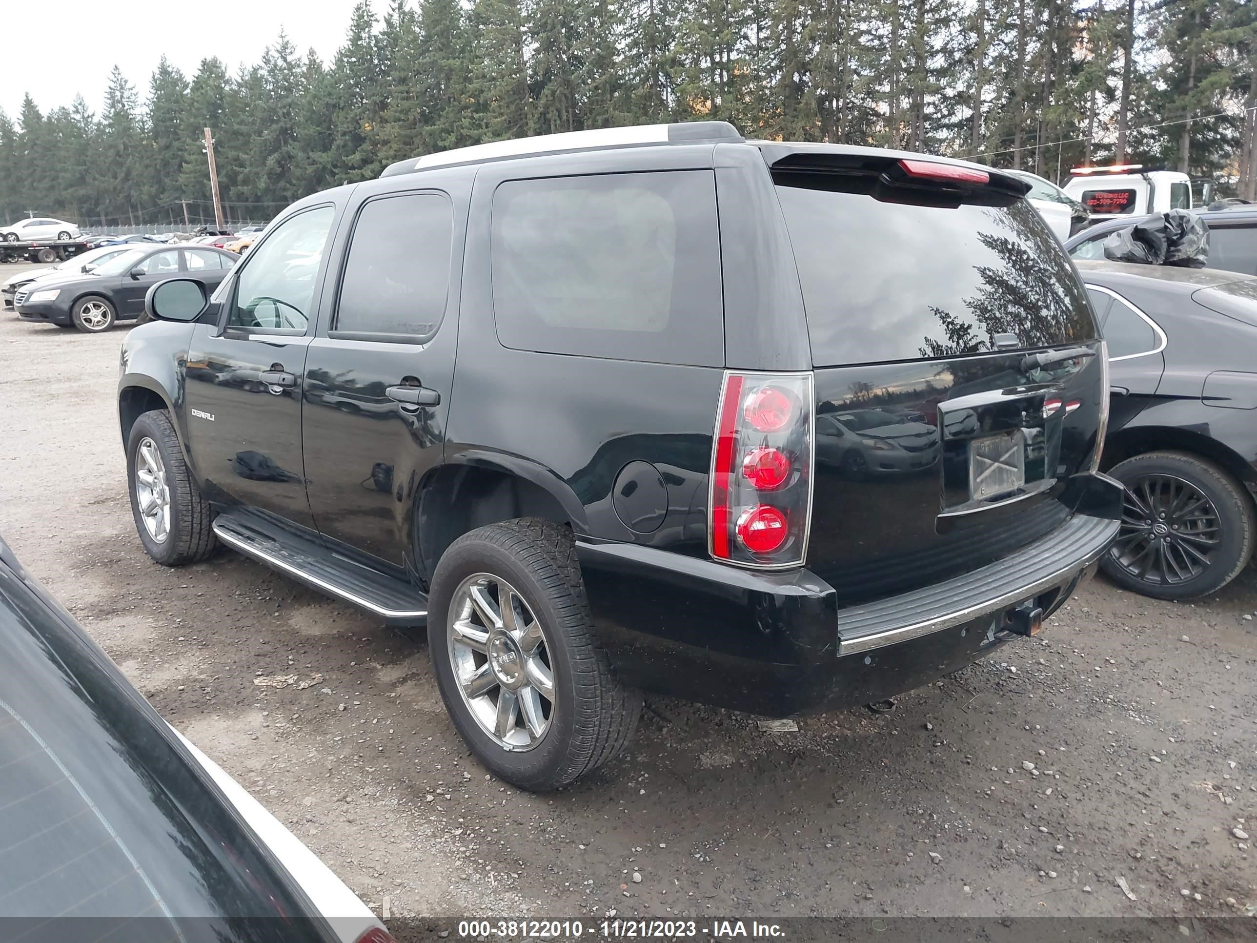 Photo 2 VIN: 1GKFK63848J154620 - GMC YUKON 