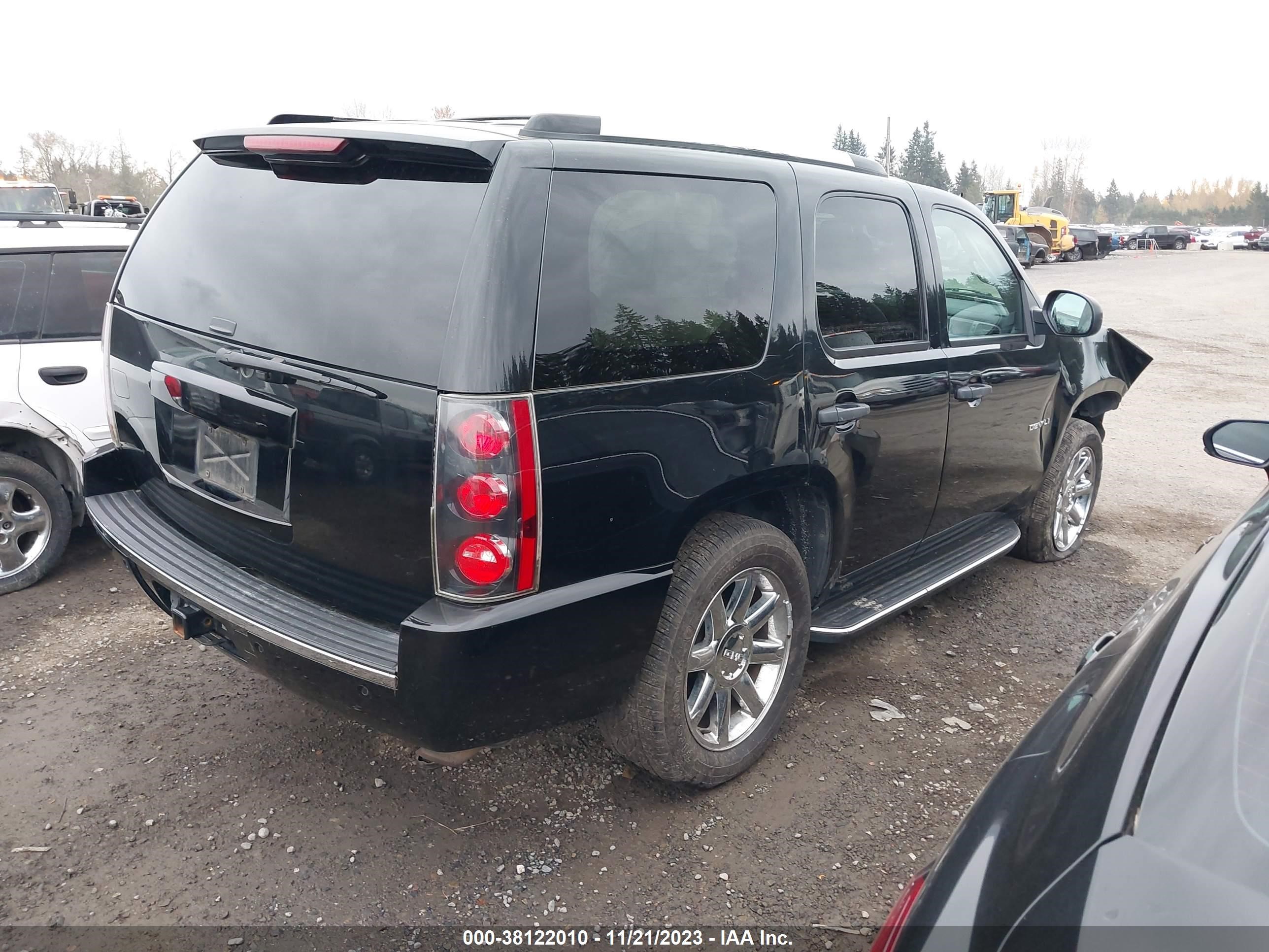 Photo 3 VIN: 1GKFK63848J154620 - GMC YUKON 