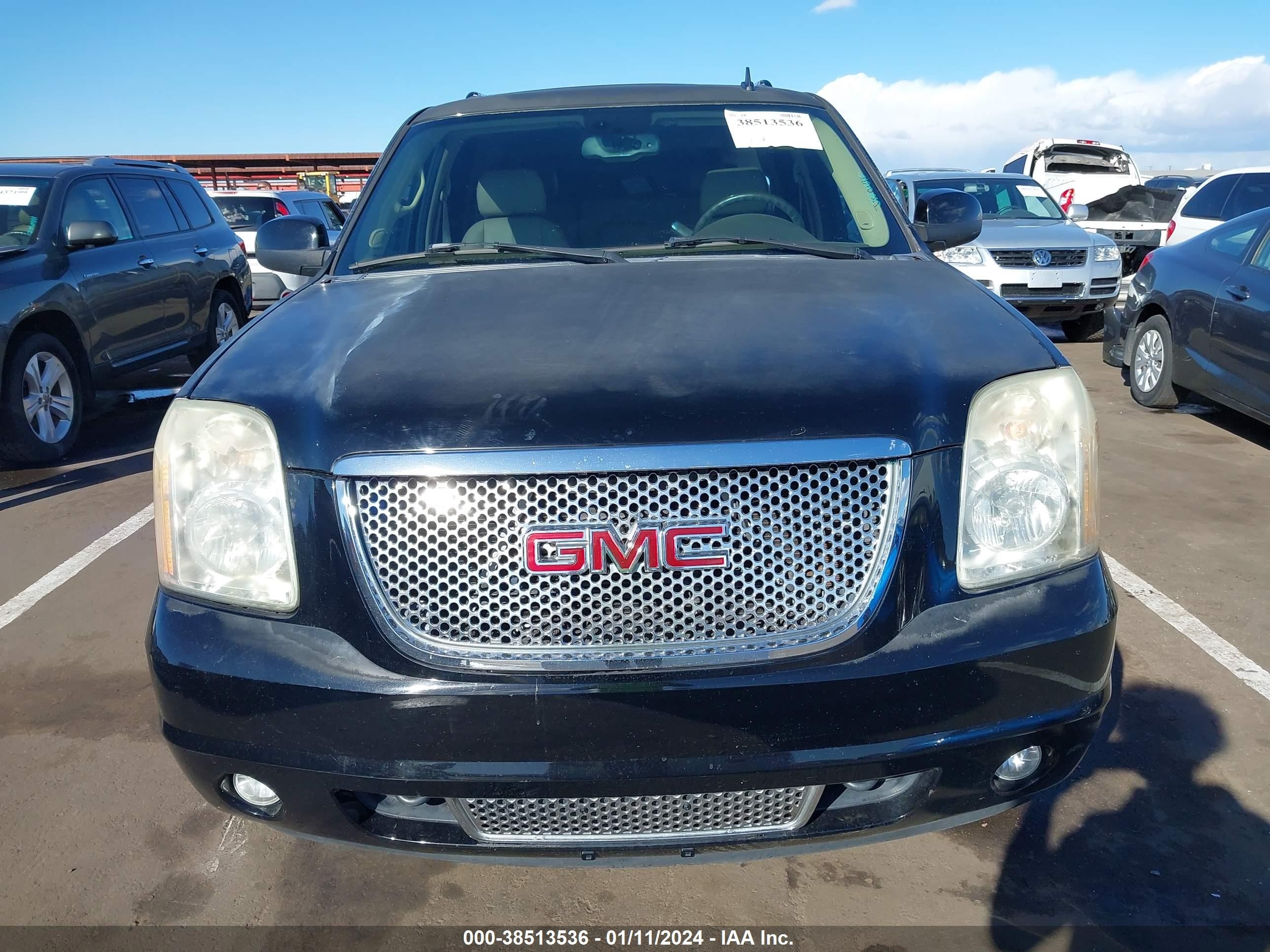 Photo 11 VIN: 1GKFK63857J362973 - GMC YUKON 