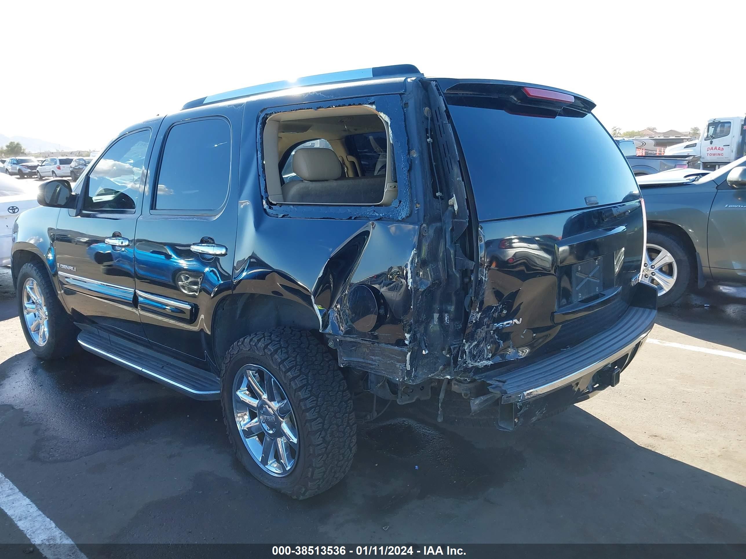 Photo 5 VIN: 1GKFK63857J362973 - GMC YUKON 