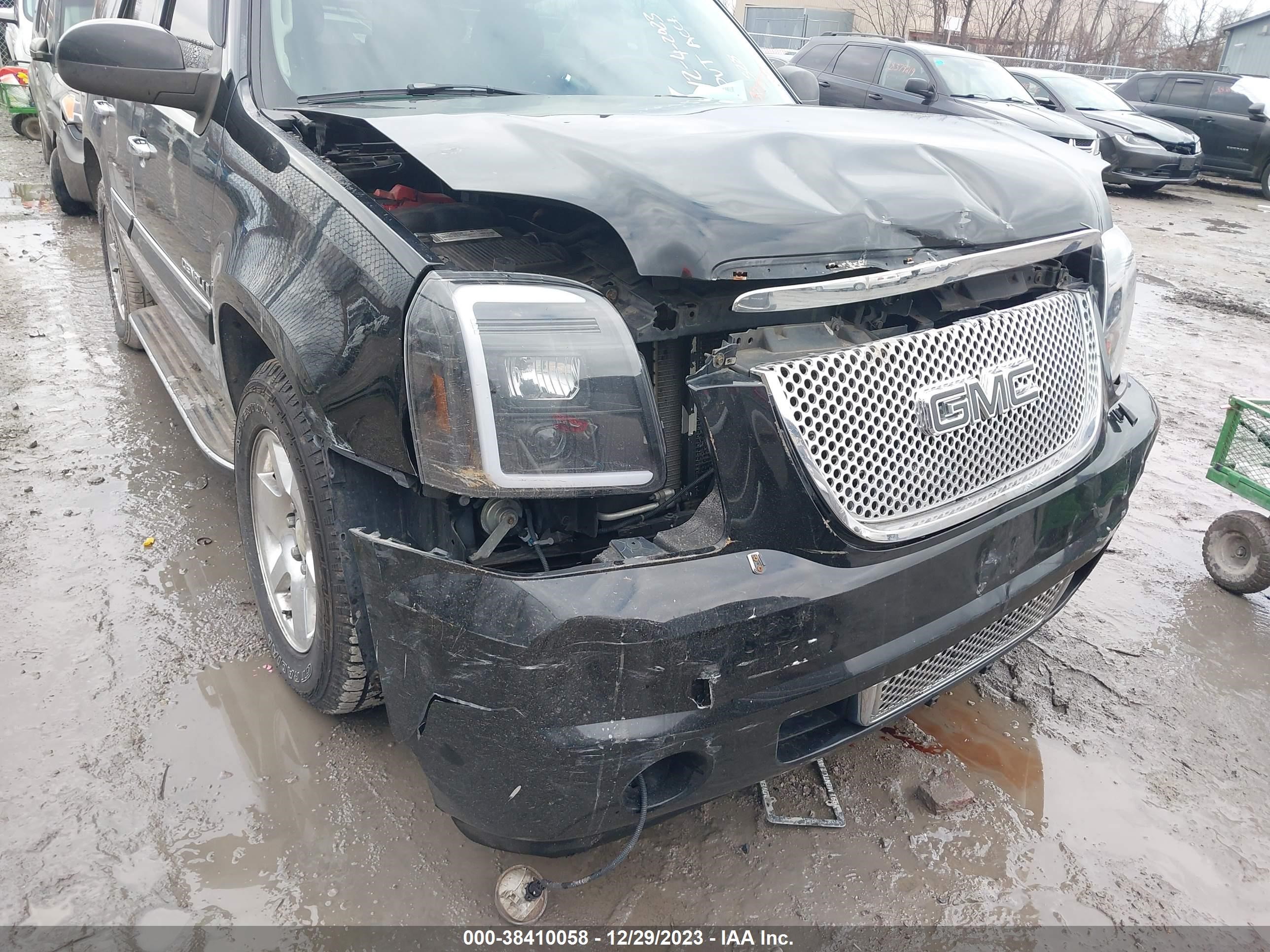 Photo 5 VIN: 1GKFK63857J377778 - GMC YUKON 