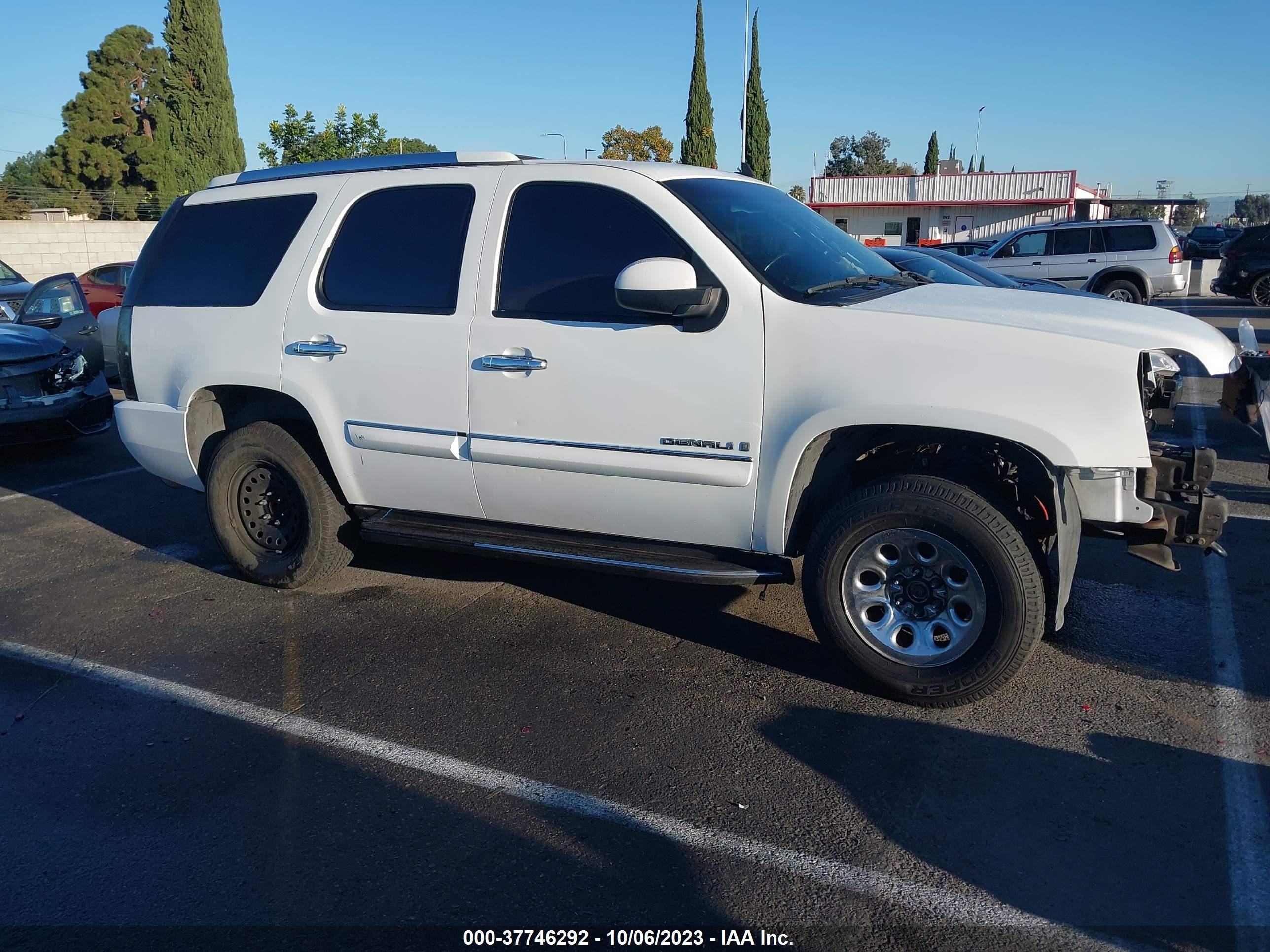 Photo 12 VIN: 1GKFK63867J235679 - GMC YUKON 